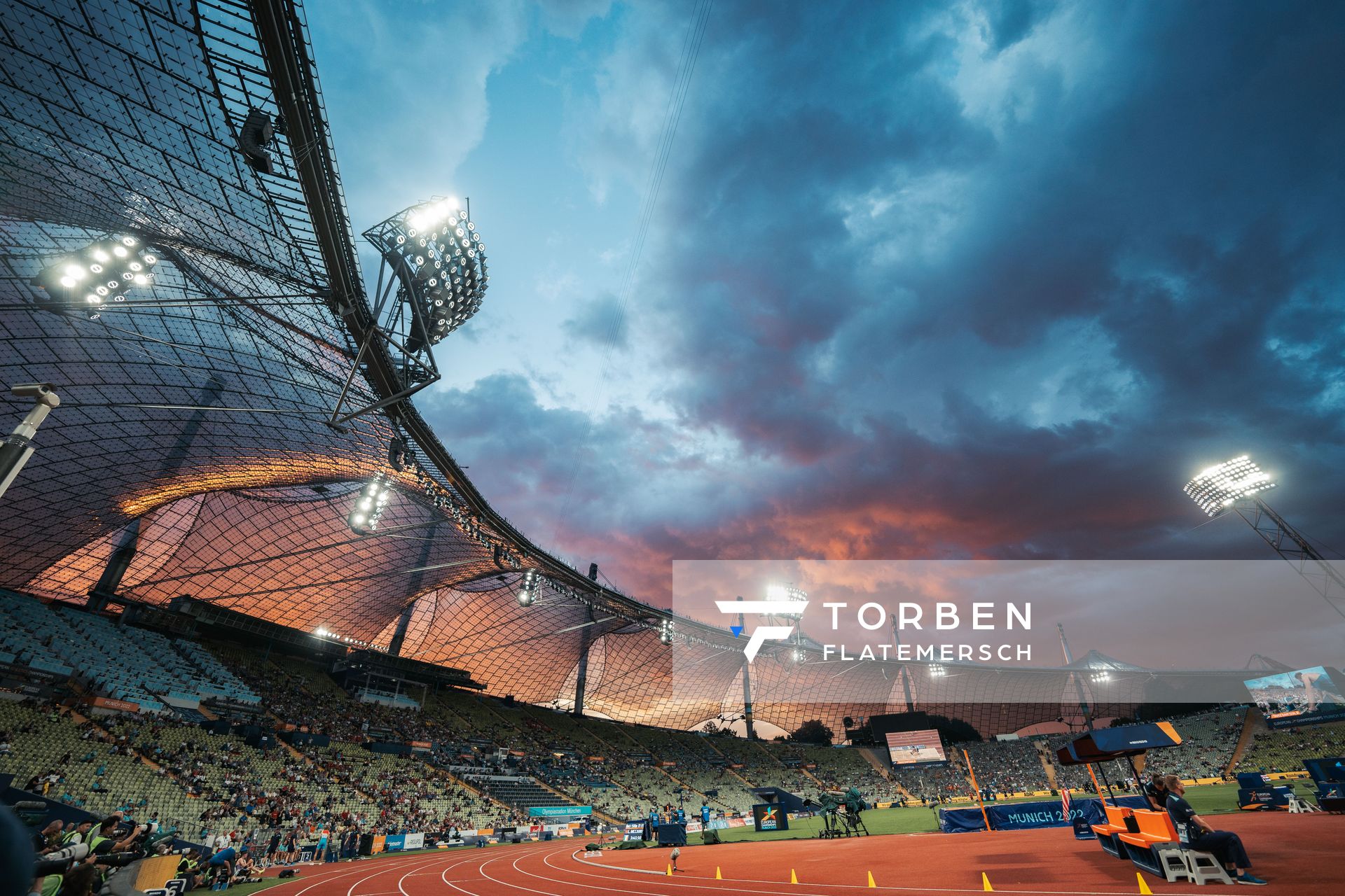Der Himmel ueberm Olympiastadion am 15.08.2022 bei den Leichtathletik-Europameisterschaften in Muenchen