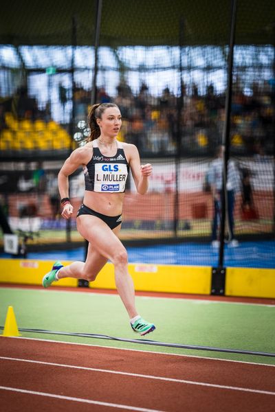 Laura Mueller (SV GO! Saar 05) bei den Deutschen Leichtathletik-Hallenmeisterschaften am 18.02.2023 in der Helmut-Koernig-Halle in Dortmund
