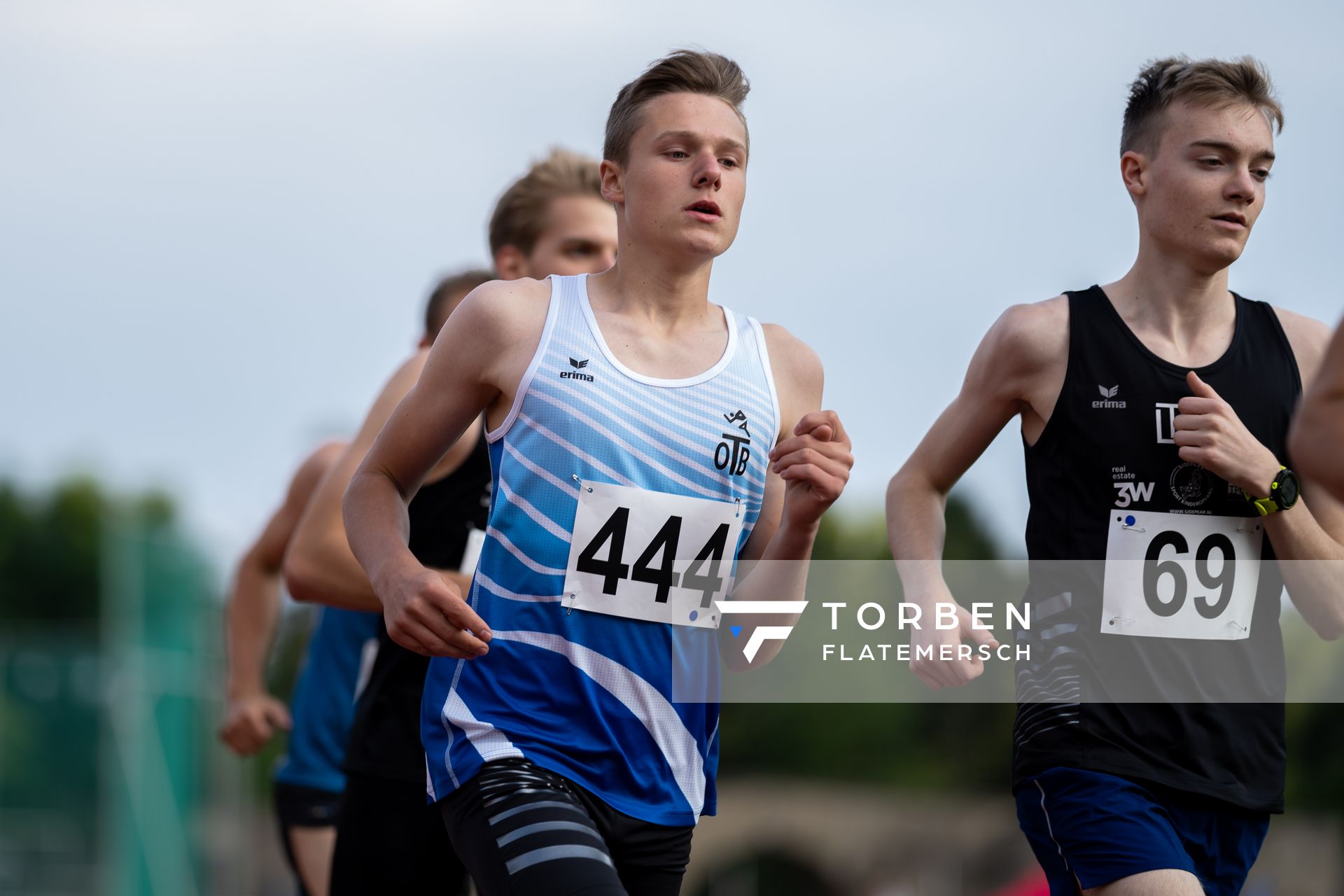 Jonas Kulgemeyer (OTB Osnabrueck) ueber 3000m am 11.07.2020 waehrend dem Backontrack-Meeting in Dortmund