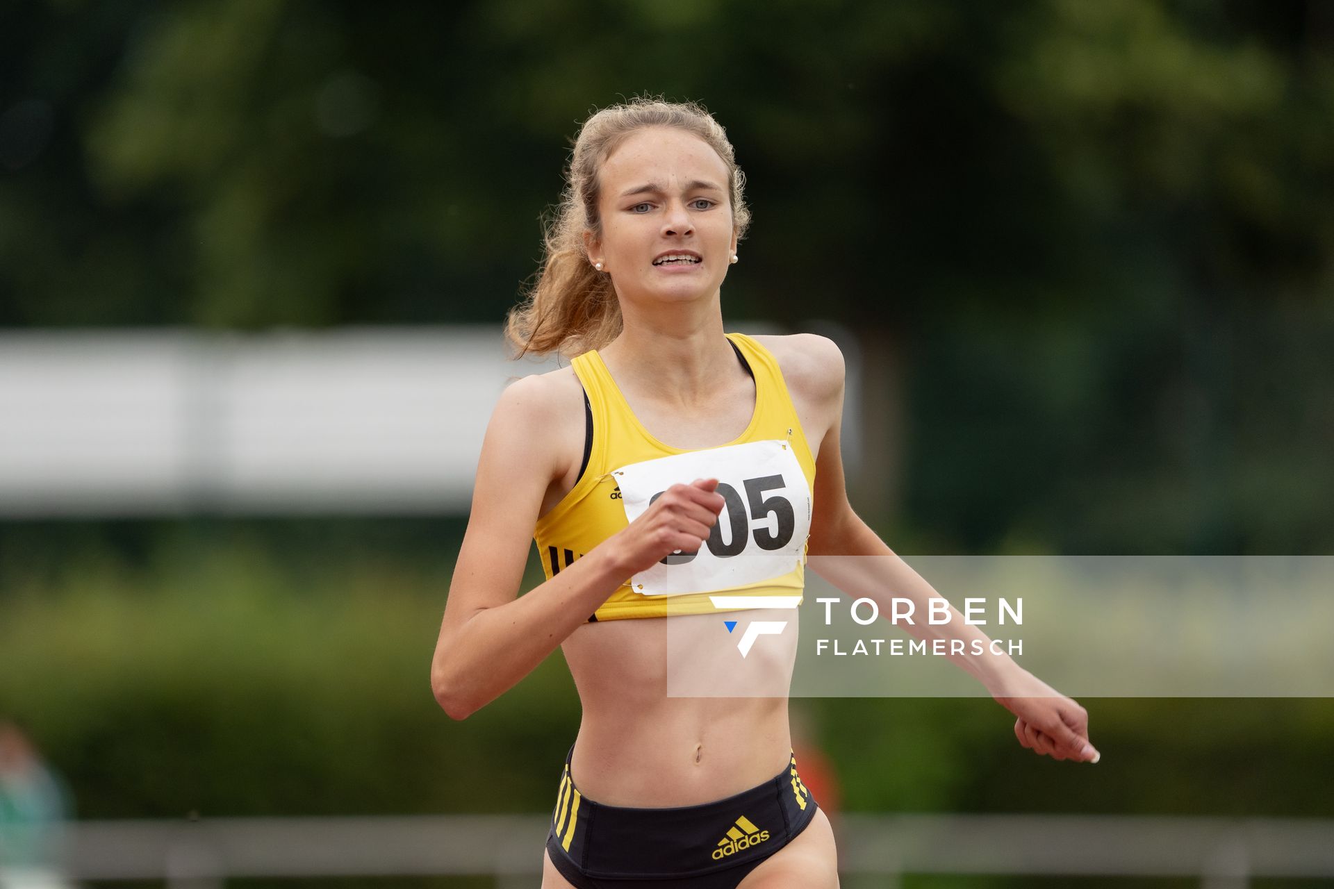 Xenia Krebs (VfL Loeningen) ueber 800m am 22.07.2020 waehrend dem Meller Laeufermeeting