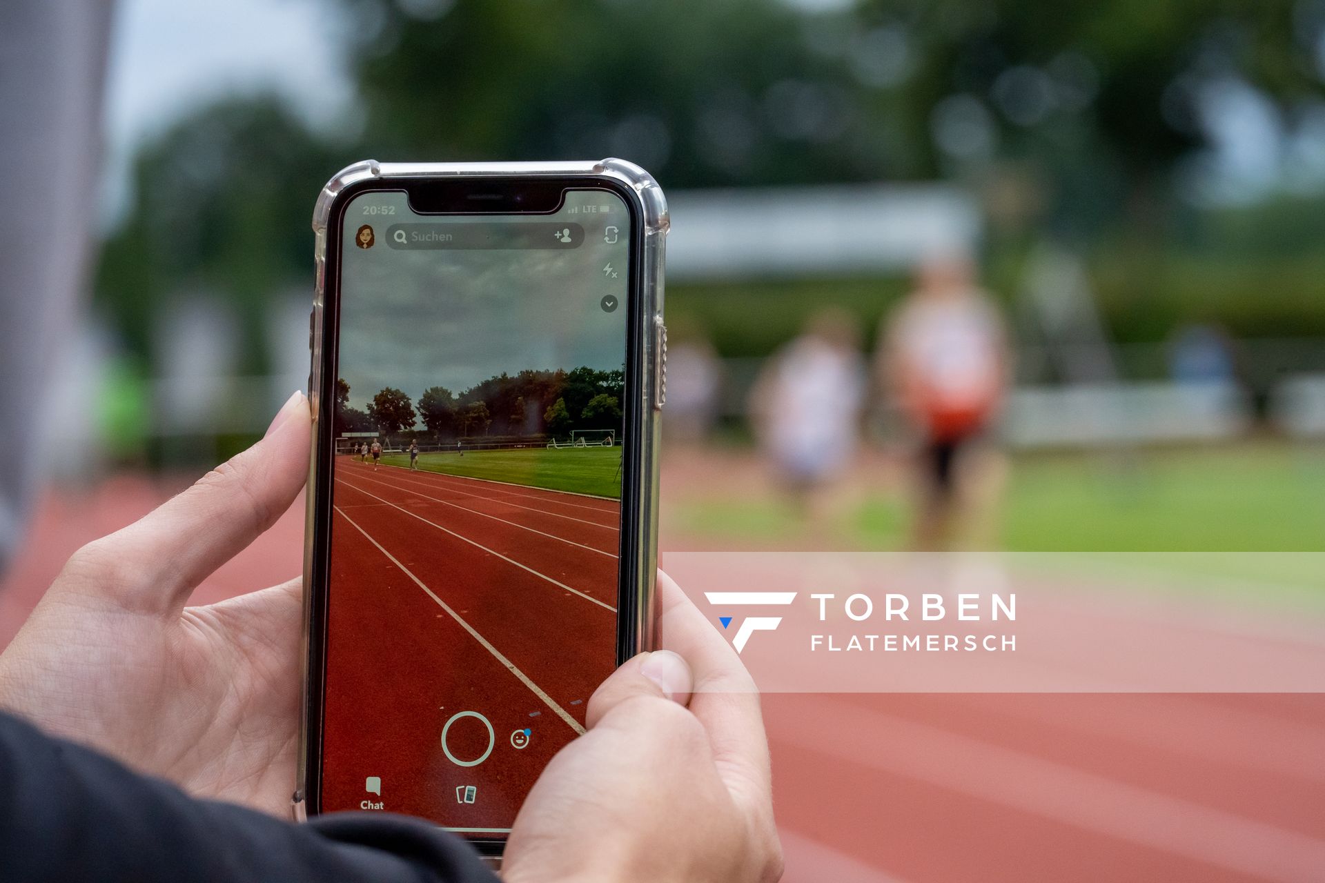 Der 1500m Lauf wird auf Snapchat festgehalten am 22.07.2020 waehrend dem Meller Laeufermeeting