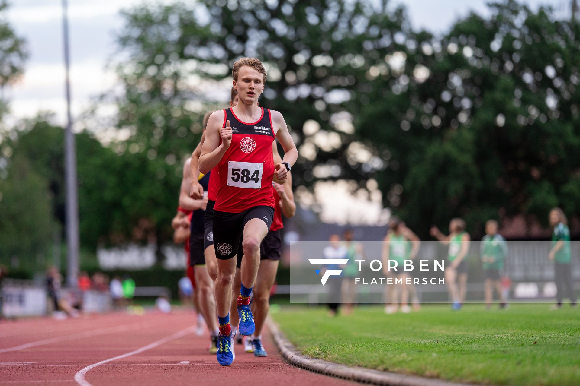 Linus Vennemann (LG Osnabrueck) vorweg ueber 1500m am 22.07.2020 waehrend dem Meller Laeufermeeting