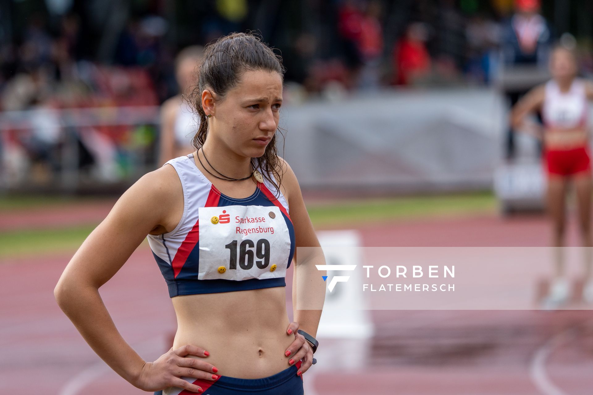 Lena Lipp (LAG Mittlere Isar) ueber 400m Huerden am 26.07.2020 waehrend der Sparkassen Gala in Regensburg