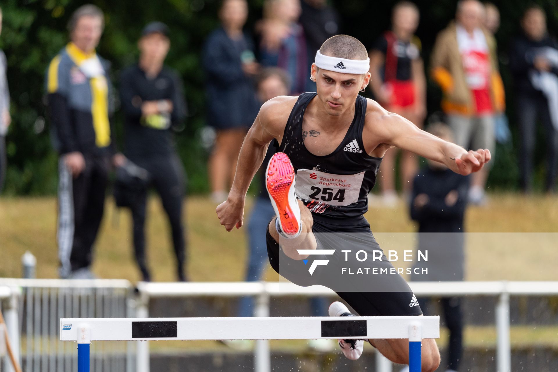 Constantin Preis (VfL Sindelfingen) ueber 400m Huerden am 26.07.2020 waehrend der Sparkassen Gala in Regensburg