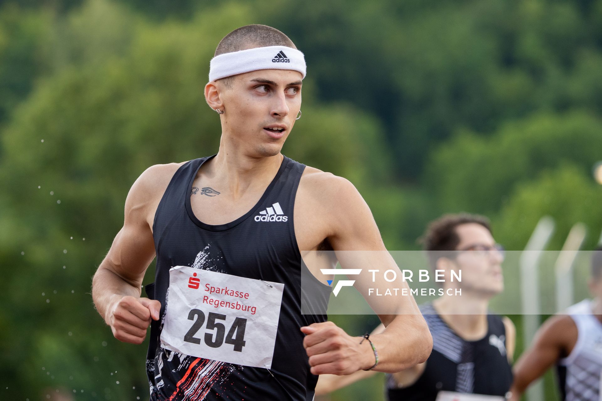 Constantin Preis (VfL Sindelfingen) ueber 400m Huerden am 26.07.2020 waehrend der Sparkassen Gala in Regensburg