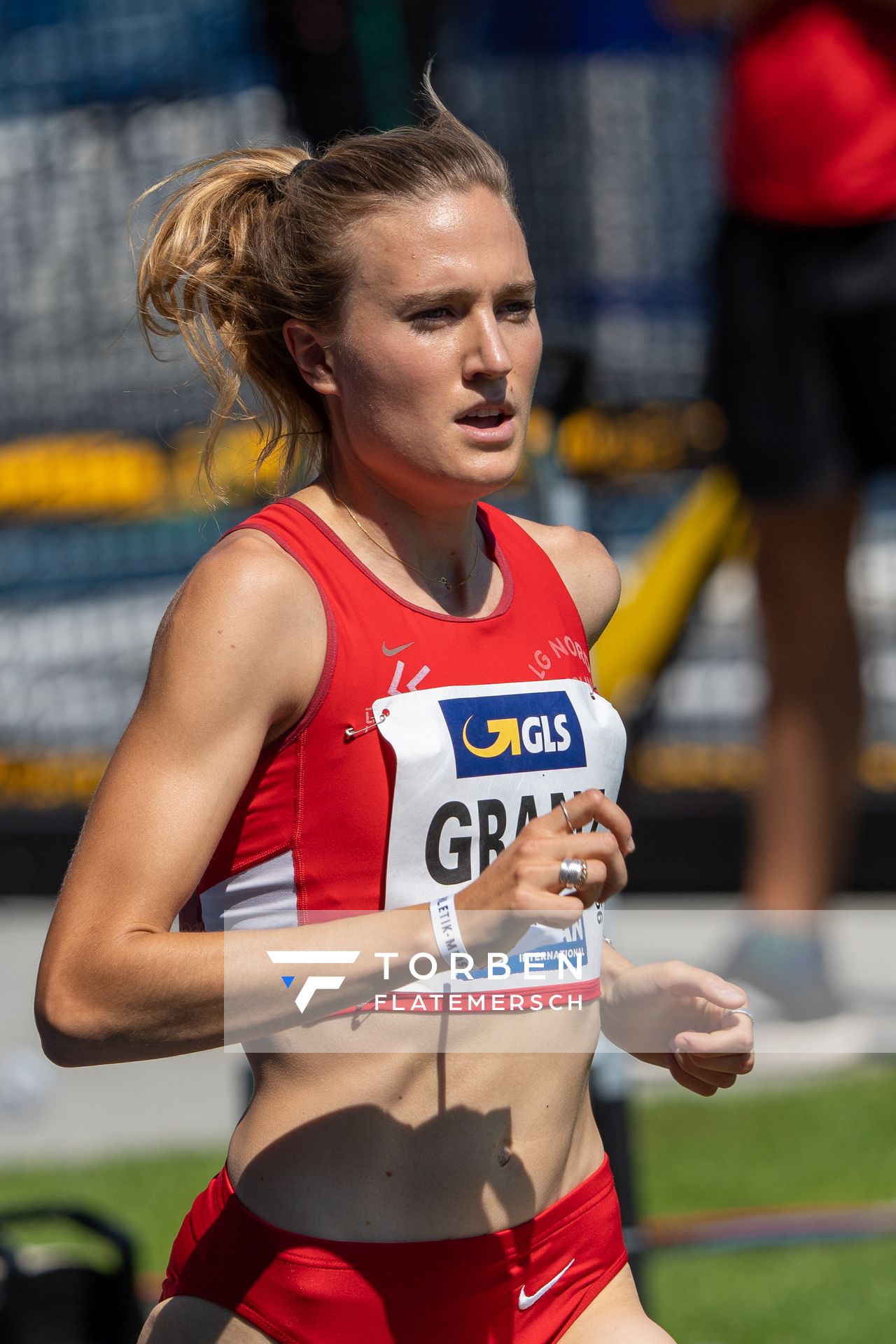 Caterina Granz (LG Nord Berlin) ueber 1500m am 08.08.2020 waehrend den deutschen Leichtathletik-Meisterschaften 2020 im Eintracht-Stadion in Braunschweig
