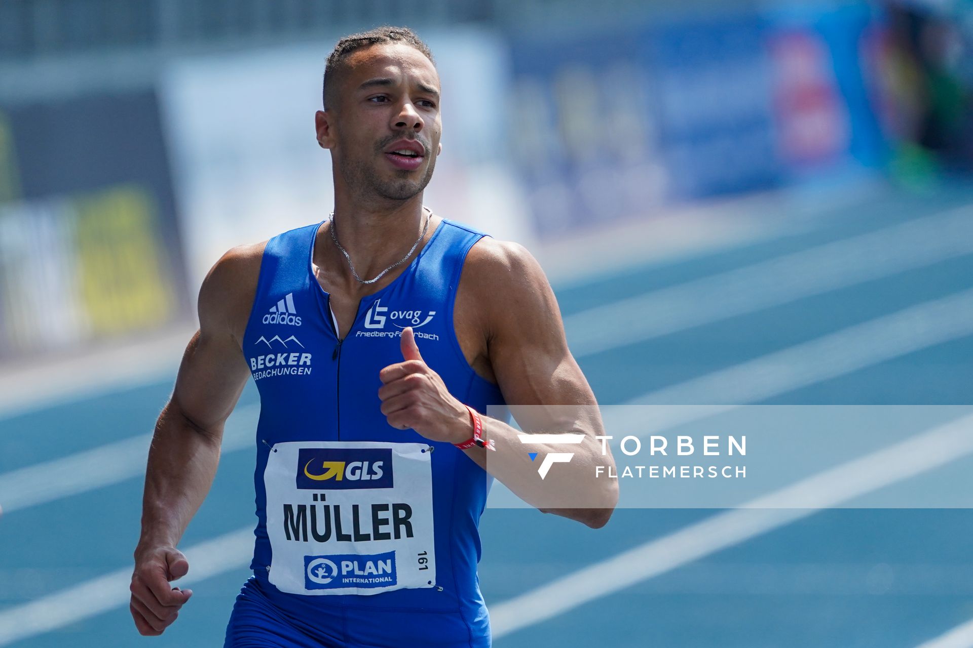 Steven Mueller (LG OVAG Friedberg-Fauerbach) im 200m Vorlauf am 09.08.2020 waehrend den deutschen Leichtathletik-Meisterschaften 2020 im Eintracht-Stadion in Braunschweig an Tag 2 (Vormittags-Session)