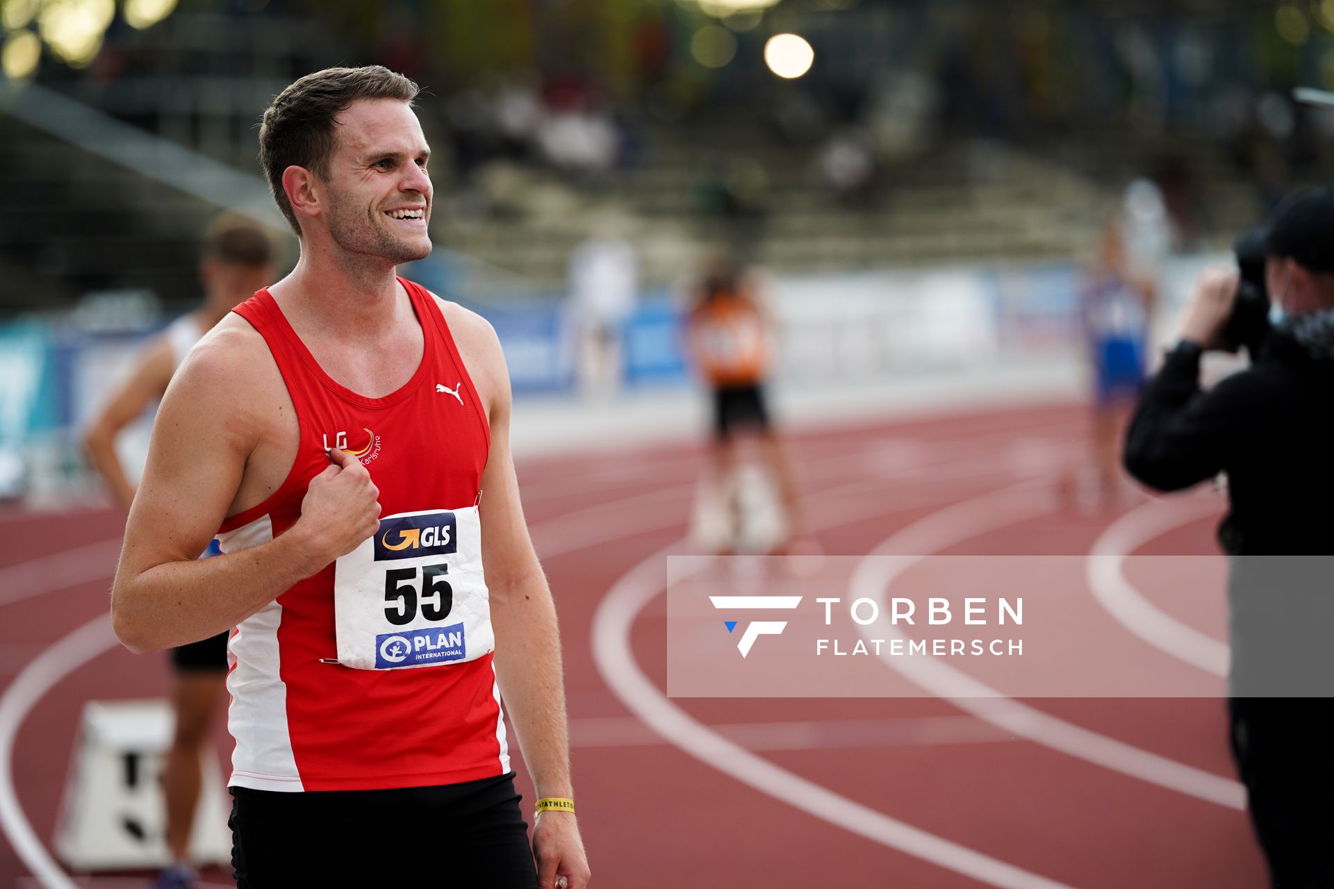 Nils Kruse (LG Region Karlsruhe) vor dem 400m Lauf ;Deutsche Leichtathletik-Mehrkampfmeisterschaften (Tag 2) am 22.08.2020 in Vaterstetten (Bayern)