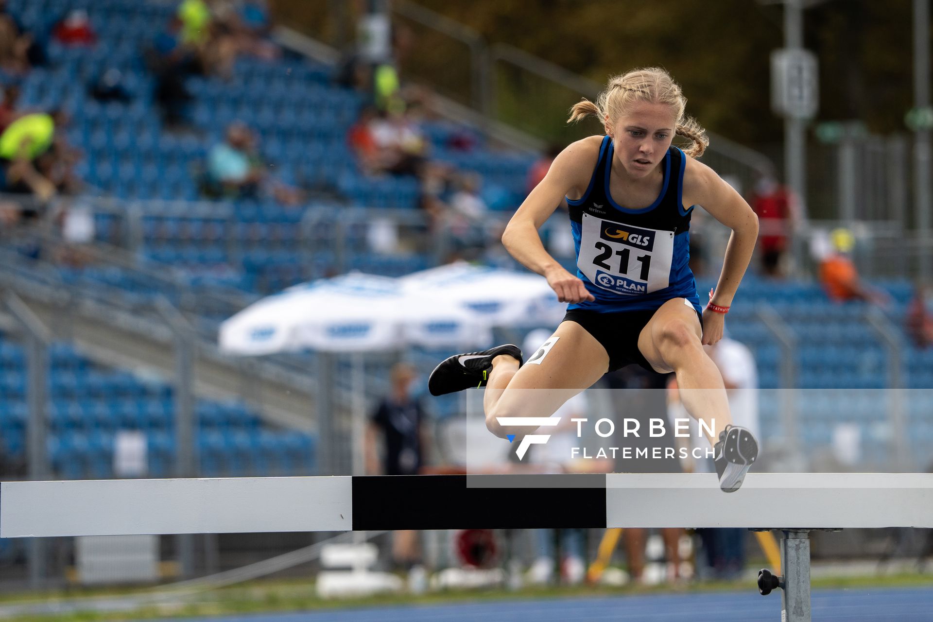 Ronja Funck (TV Jahn Walsrode) ueber 2000m Hindernis am 04.09.2020 waehrend den deutschen Leichtathletik-Jugendmeisterschaften im Frankenstadion in Heilbronn (Tag1)