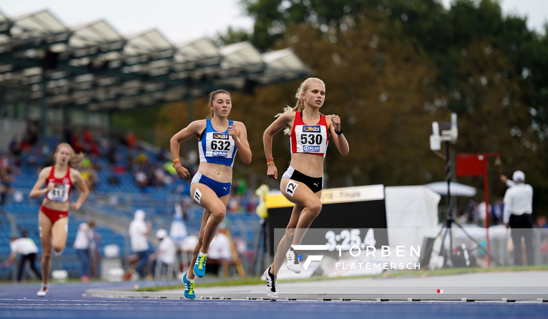 Lisa Merkel (LG Region Karlsruhe) und Julia Rath (LAC Quelle Fuerth) im 1500m Finale am 05.09.2020 waehrend den deutschen Leichtathletik-Jugendmeisterschaften im Frankenstadion in Heilbronn (Tag2)