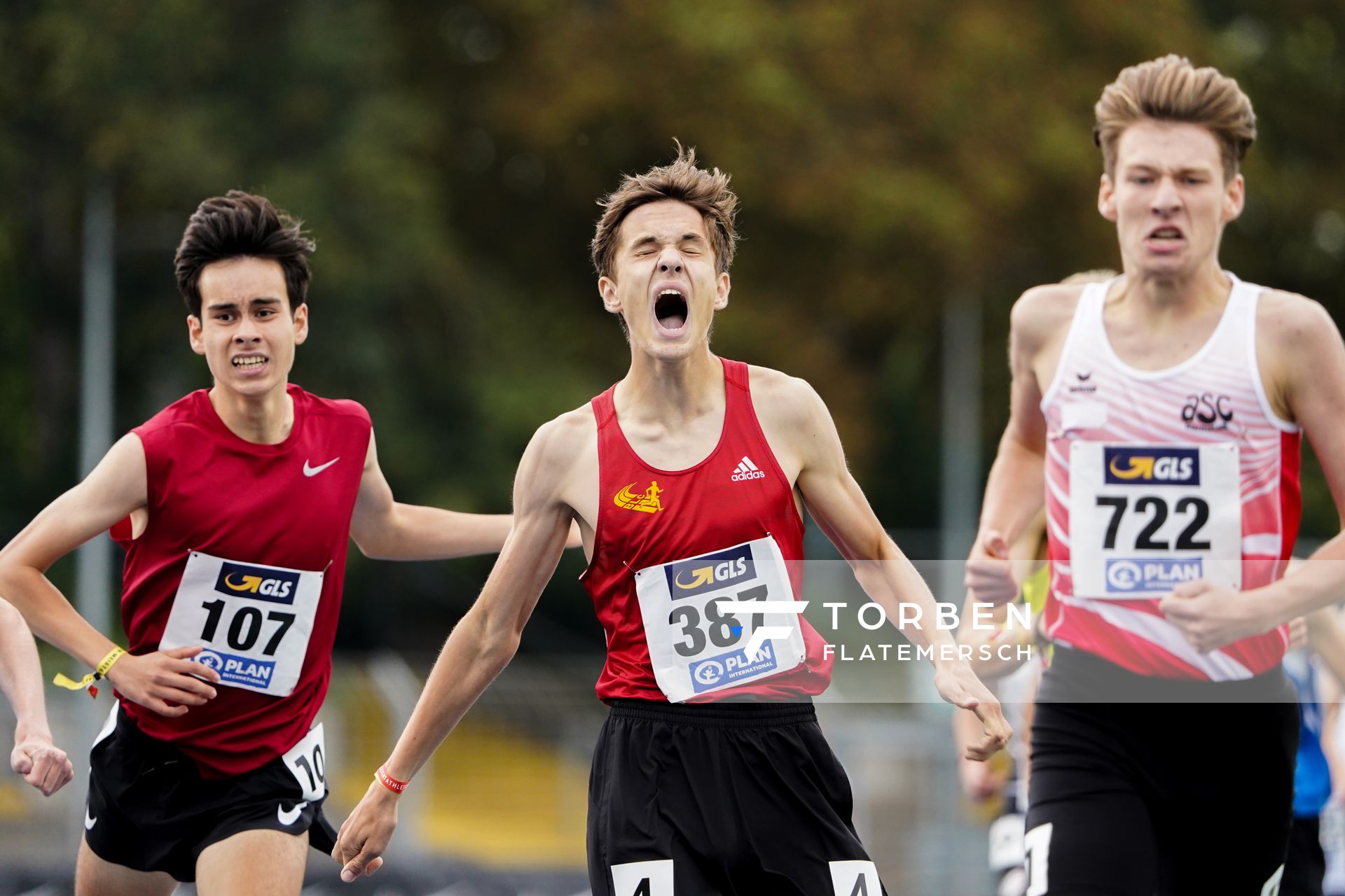 Tim Kalies (Braunschweiger Laufclub) freut sich ueber Silber ueber 1500m am 05.09.2020 waehrend den deutschen Leichtathletik-Jugendmeisterschaften im Frankenstadion in Heilbronn (Tag2)