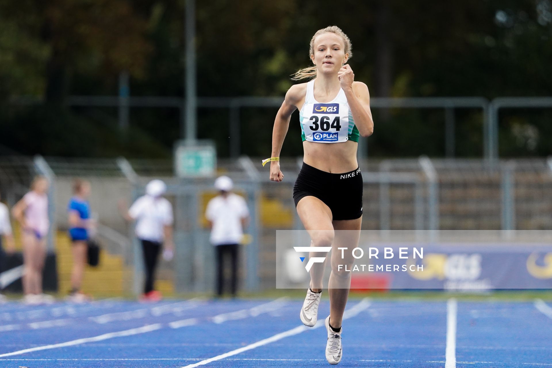 Nele Jaworski (VfL Wolfsburg) ueber 200m am 05.09.2020 waehrend den deutschen Leichtathletik-Jugendmeisterschaften im Frankenstadion in Heilbronn (Tag2)