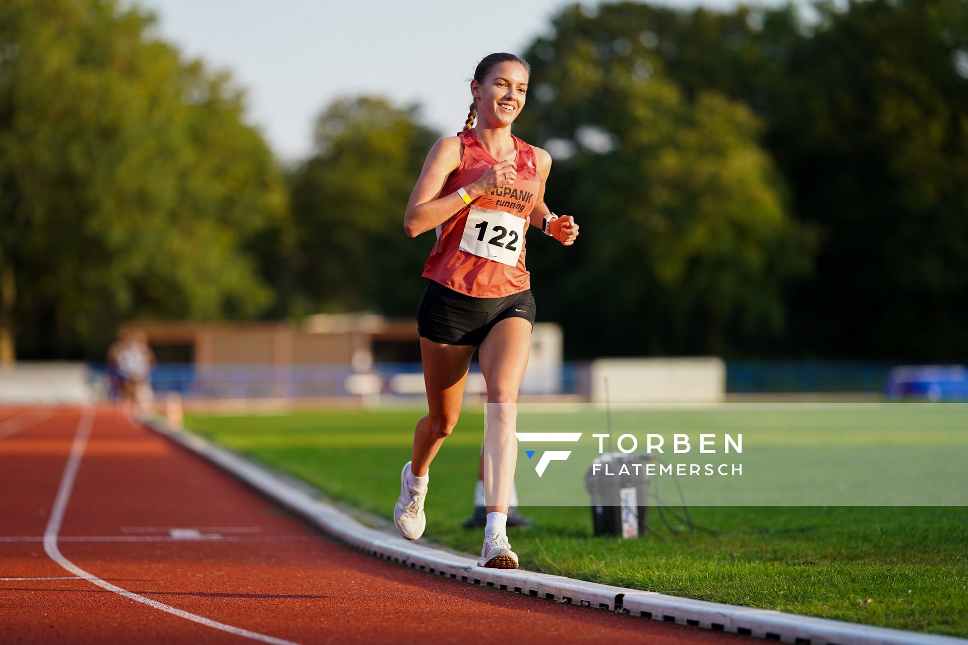 Svenja Pingpank (Hannover Athletics) ueber 5000m am 12.09.2020 waehrend den niedersaechsischen Leichtathletik-Landesmeisterschaften im Erika-Fisch-Stadion in Hannover (Tag 1)