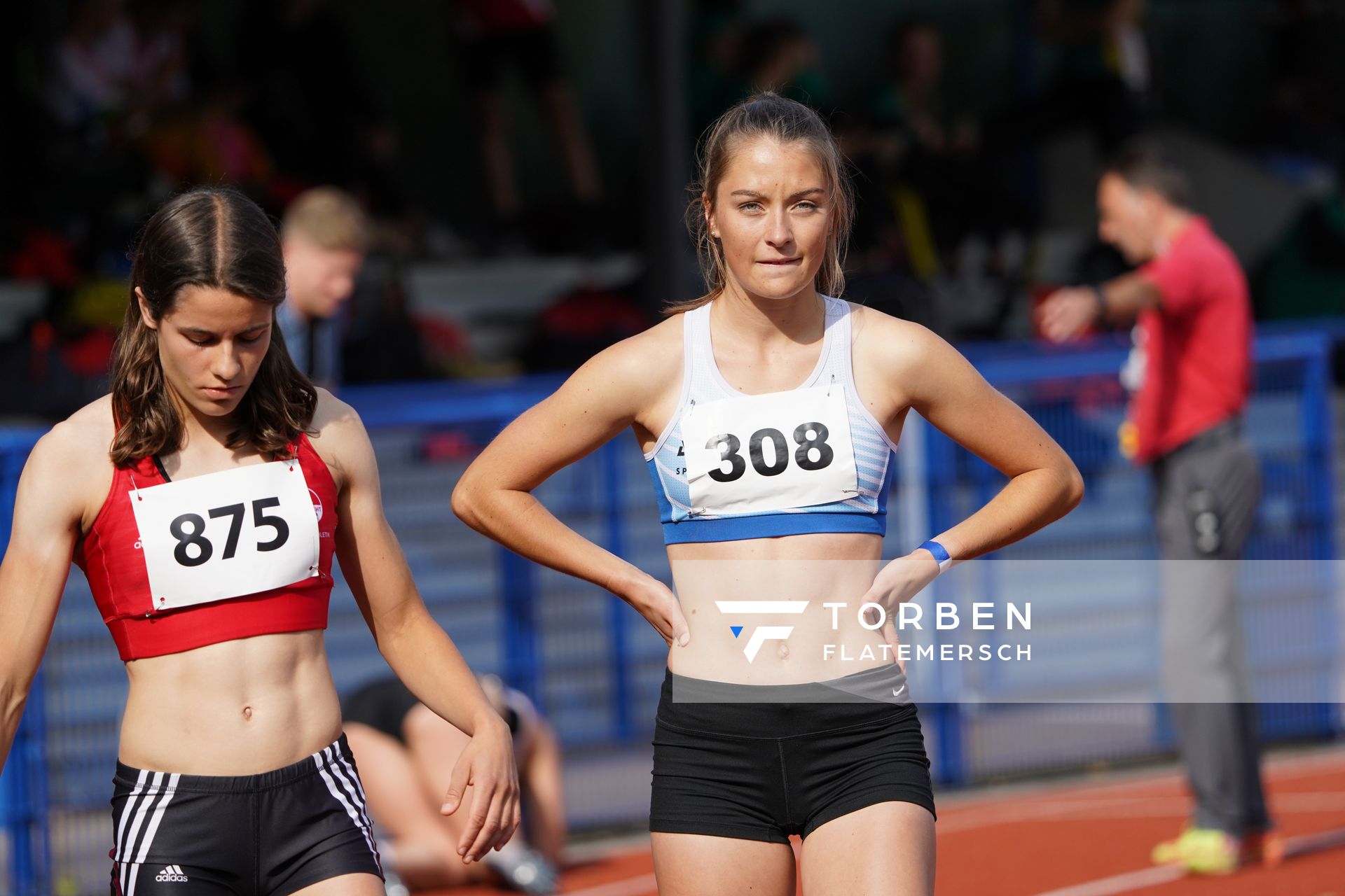 Anne Gebauer (VfL Eintracht Hannover) und Carolin Bothe (OTB Osnabrueck) ueber 800m am 13.09.2020 waehrend den niedersaechsischen Leichtathletik-Landesmeisterschaften im Erika-Fisch-Stadion in Hannover (Tag 2)