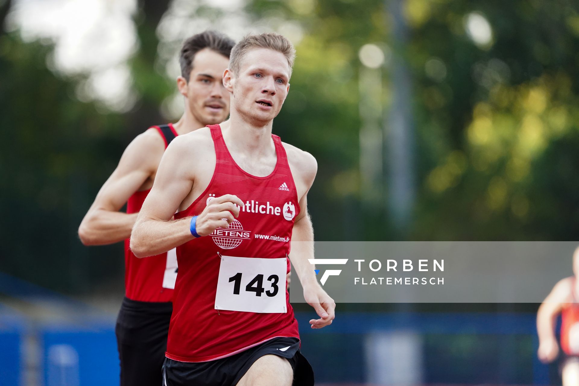Kilian Gruenhagen (LG Braunschweig) ueber 1500m am 13.09.2020 waehrend den niedersaechsischen Leichtathletik-Landesmeisterschaften im Erika-Fisch-Stadion in Hannover (Tag 2)
