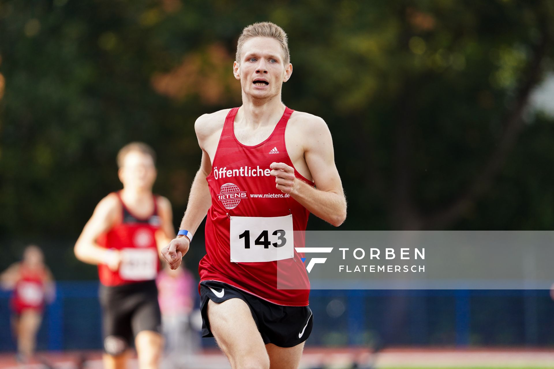 Kilian Gruenhagen (LG Braunschweig) ueber 1500m am 13.09.2020 waehrend den niedersaechsischen Leichtathletik-Landesmeisterschaften im Erika-Fisch-Stadion in Hannover (Tag 2)