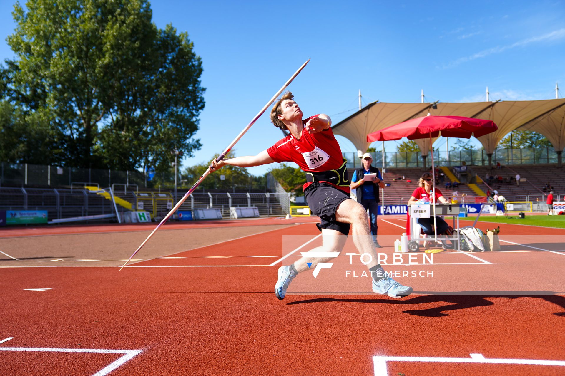 John-Friedemann Ahnefeld (TWG Nienstaedt/Suelbeck) im Speerwurf am 19.09.2020 waehrend den niedersaechsischen Leichtathletik-Landesmeisterschaften U18/U20 im Stadion am Marschweg in Oldenburg (Tag 1)