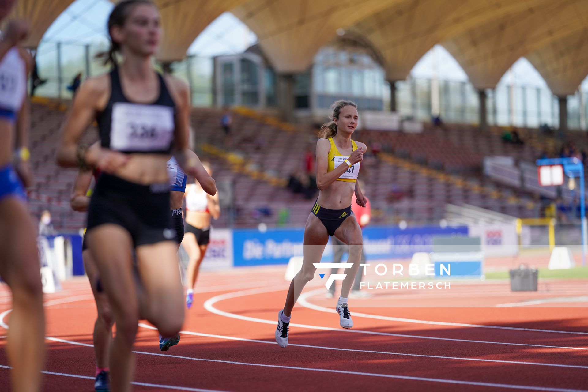 Xenia Krebs (VfL Loeningen) ueber 800m am 19.09.2020 waehrend den niedersaechsischen Leichtathletik-Landesmeisterschaften U18/U20 im Stadion am Marschweg in Oldenburg (Tag 1)