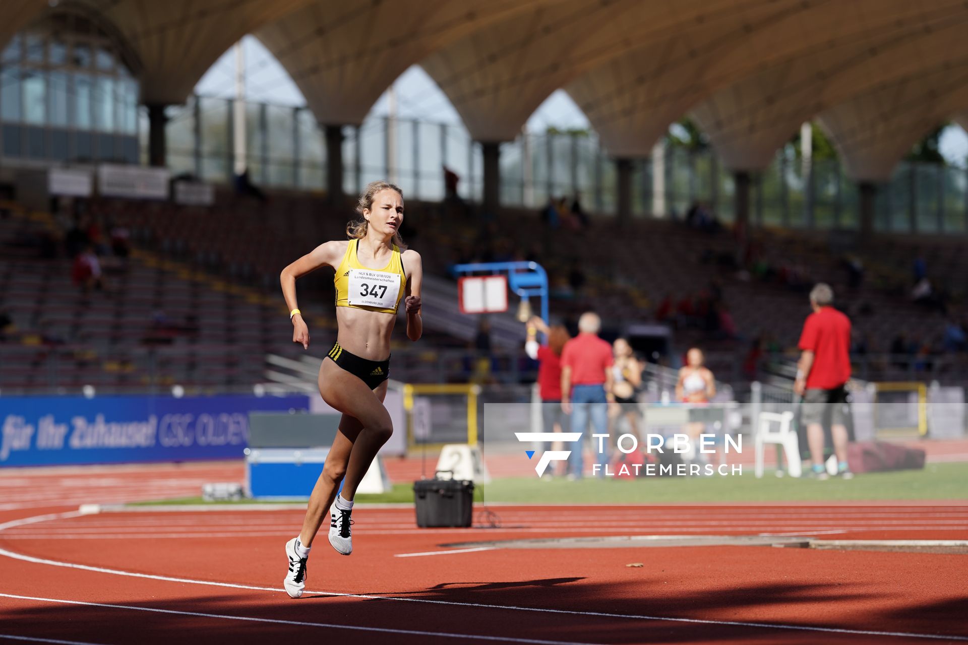 Xenia Krebs (VfL Loeningen) ueber 800m am 19.09.2020 waehrend den niedersaechsischen Leichtathletik-Landesmeisterschaften U18/U20 im Stadion am Marschweg in Oldenburg (Tag 1)