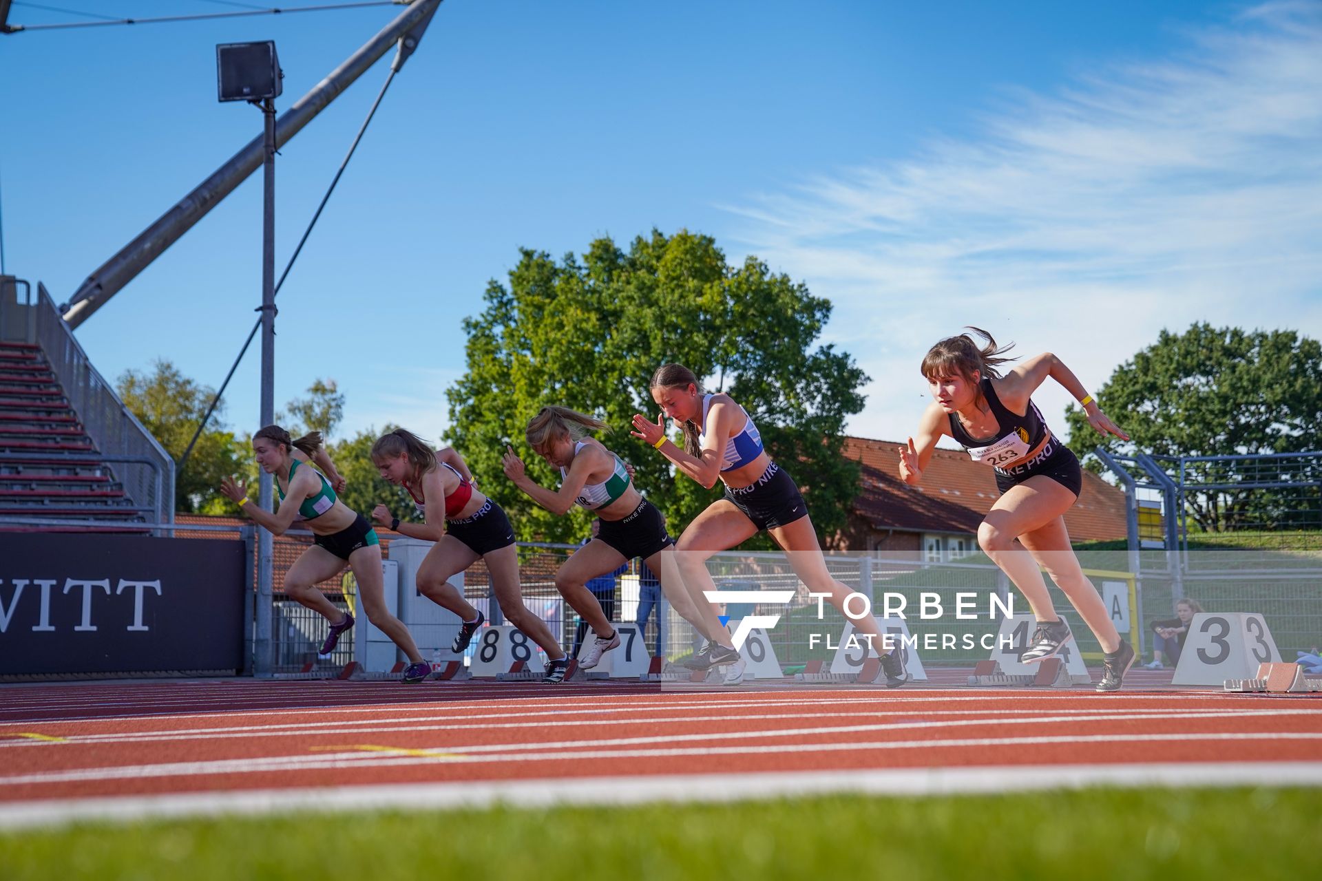 Impressionen: 100m Start am 19.09.2020 waehrend den niedersaechsischen Leichtathletik-Landesmeisterschaften U18/U20 im Stadion am Marschweg in Oldenburg (Tag 1)