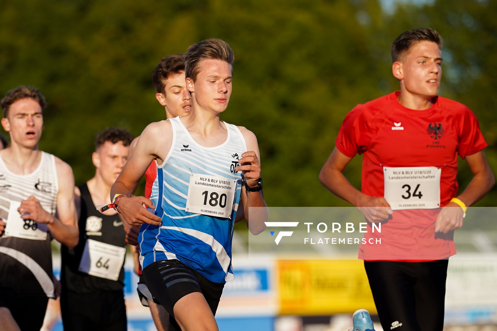 Jonas Kulgemeyer (OTB Osnabrueck) ueber 3000m am 19.09.2020 waehrend den niedersaechsischen Leichtathletik-Landesmeisterschaften U18/U20 im Stadion am Marschweg in Oldenburg (Tag 1)