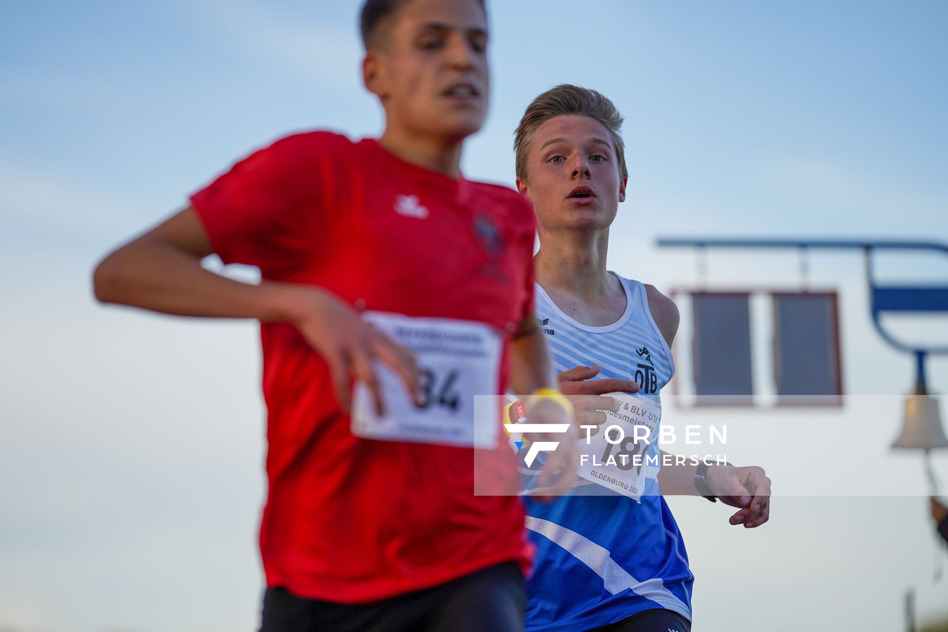 Jonas Kulgemeyer (OTB Osnabrueck) ueber 3000m am 19.09.2020 waehrend den niedersaechsischen Leichtathletik-Landesmeisterschaften U18/U20 im Stadion am Marschweg in Oldenburg (Tag 1)