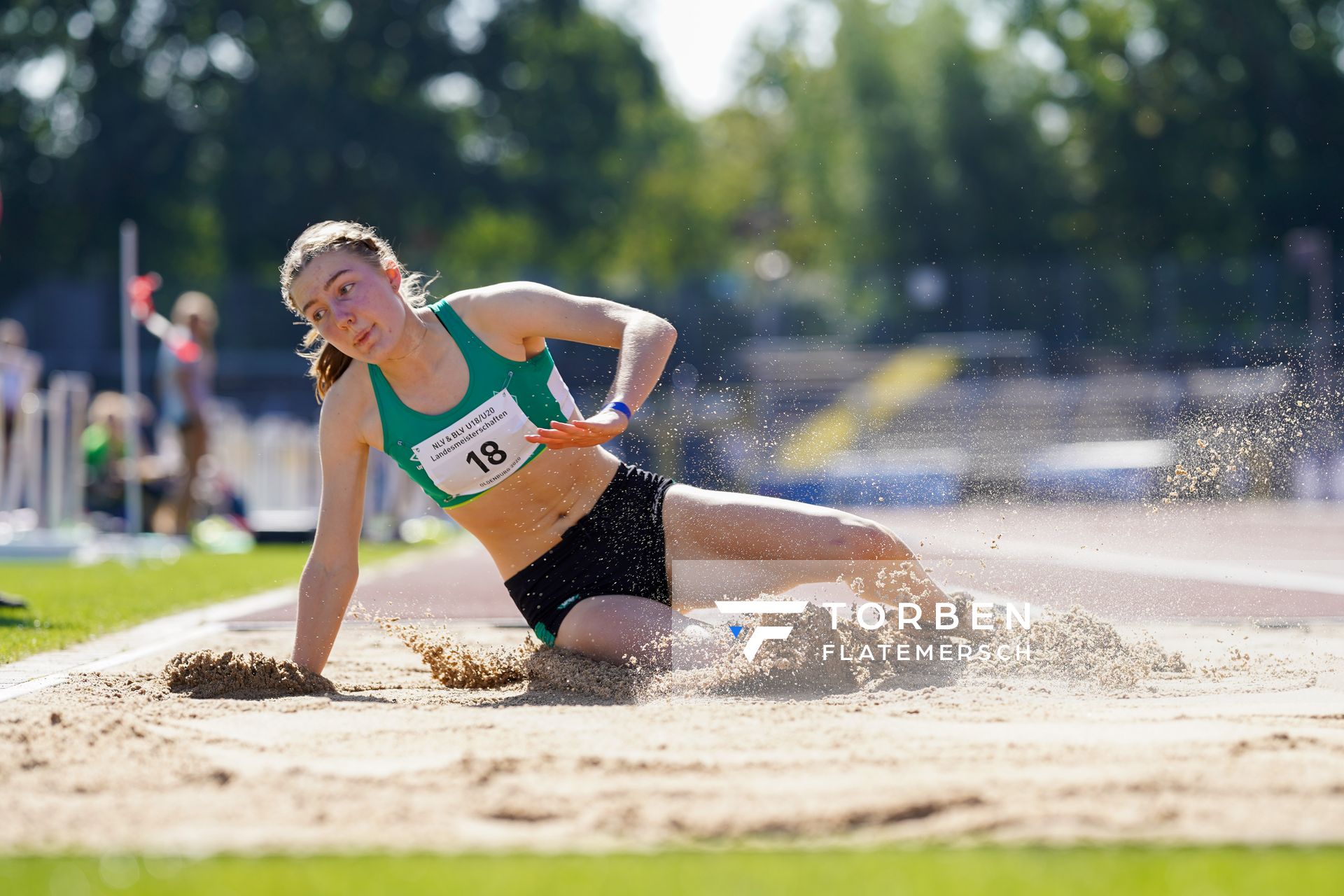 Emma Strauss (SV Werder Bremen) im Weitsprung am 20.09.2020 waehrend den niedersaechsischen Leichtathletik-Landesmeisterschaften U18/U20 im Stadion am Marschweg in Oldenburg (Tag 2)