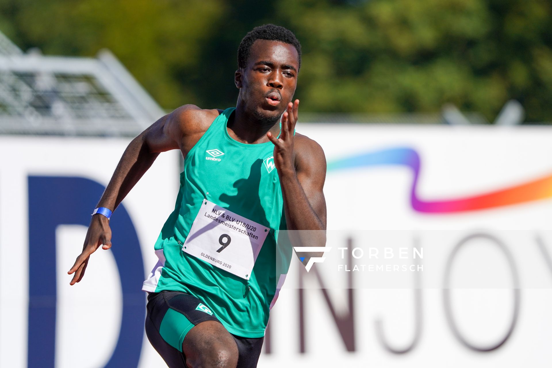 Noah Olabisi (SV Werder Bremen) ueber 200m am 20.09.2020 waehrend den niedersaechsischen Leichtathletik-Landesmeisterschaften U18/U20 im Stadion am Marschweg in Oldenburg (Tag 2)
