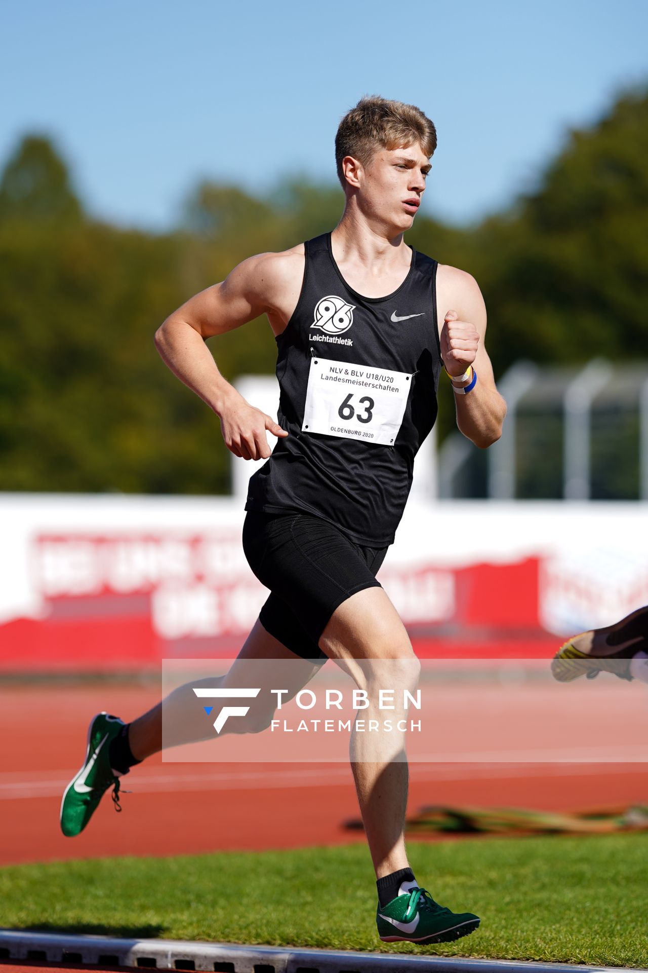 Lukas Schendel (Hannover 96) am 20.09.2020 waehrend den niedersaechsischen Leichtathletik-Landesmeisterschaften U18/U20 im Stadion am Marschweg in Oldenburg (Tag 2)