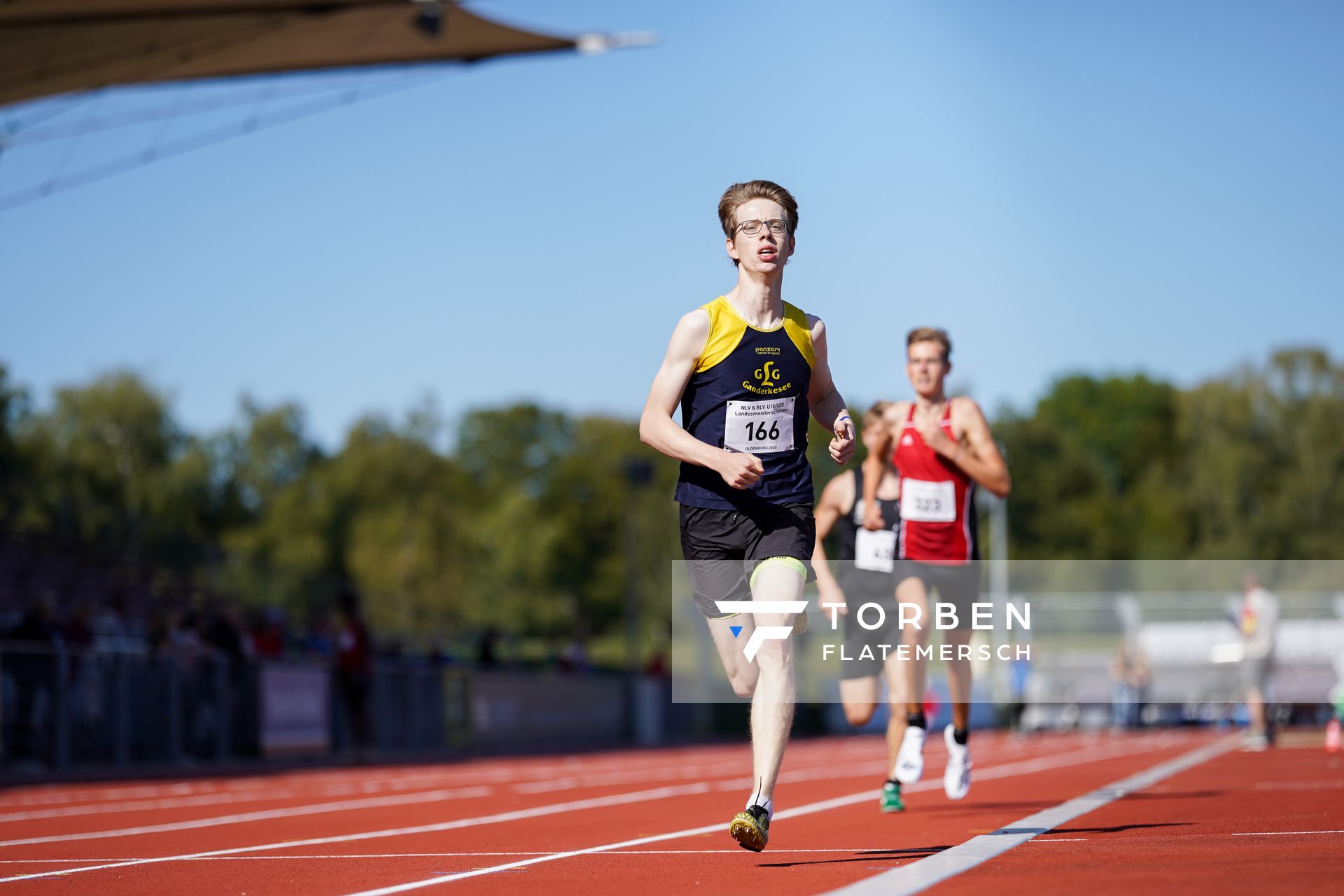 Fabian Goedeke (LGG Ganderkesee) ueber 1500m am 20.09.2020 waehrend den niedersaechsischen Leichtathletik-Landesmeisterschaften U18/U20 im Stadion am Marschweg in Oldenburg (Tag 2)