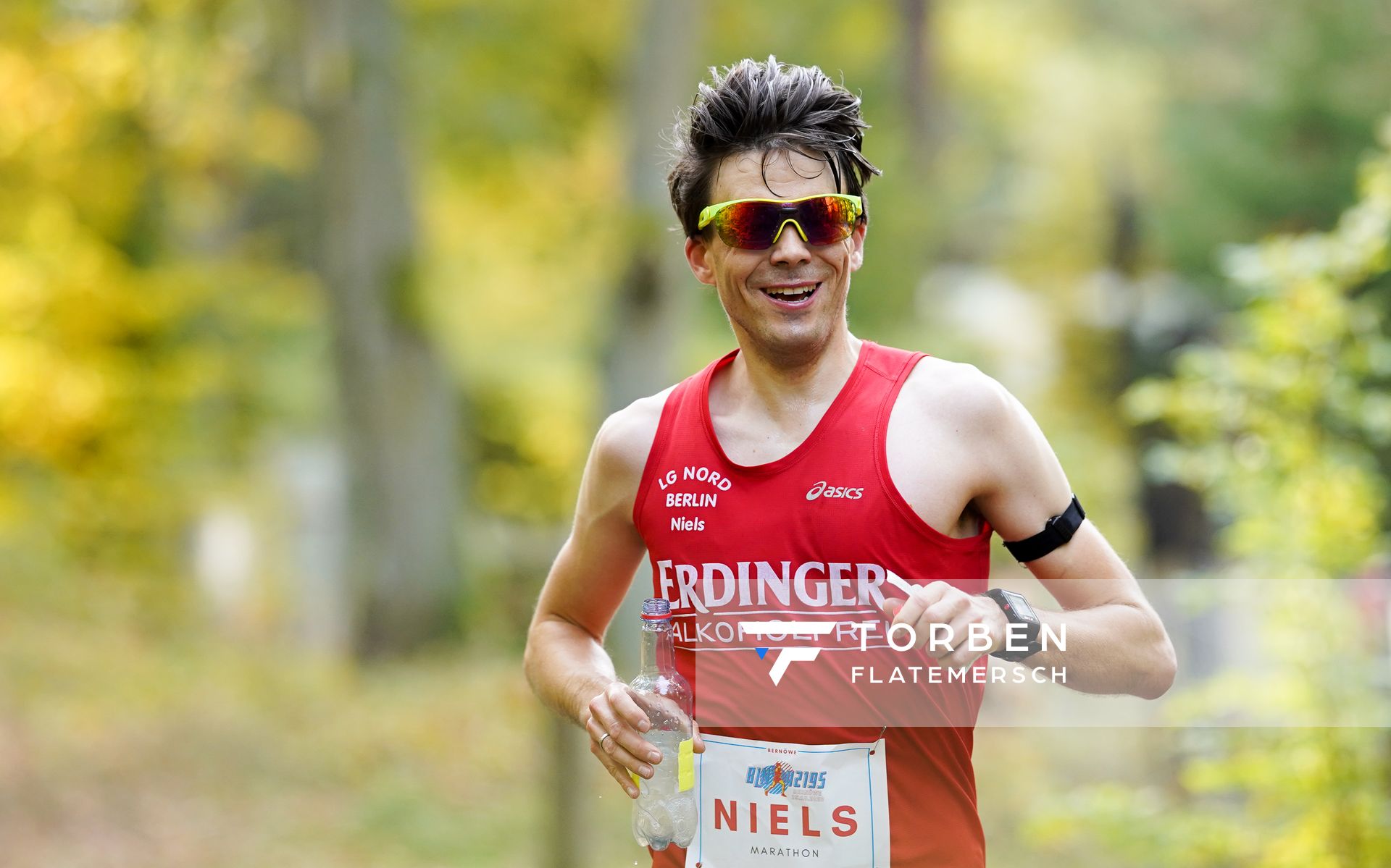 Niels Michalik (LG Nord Berlin) am 25.10.2020 beim BLN 42195 Halbmarathon & Marathon in Bernoewe (Stadt Oranienburg)