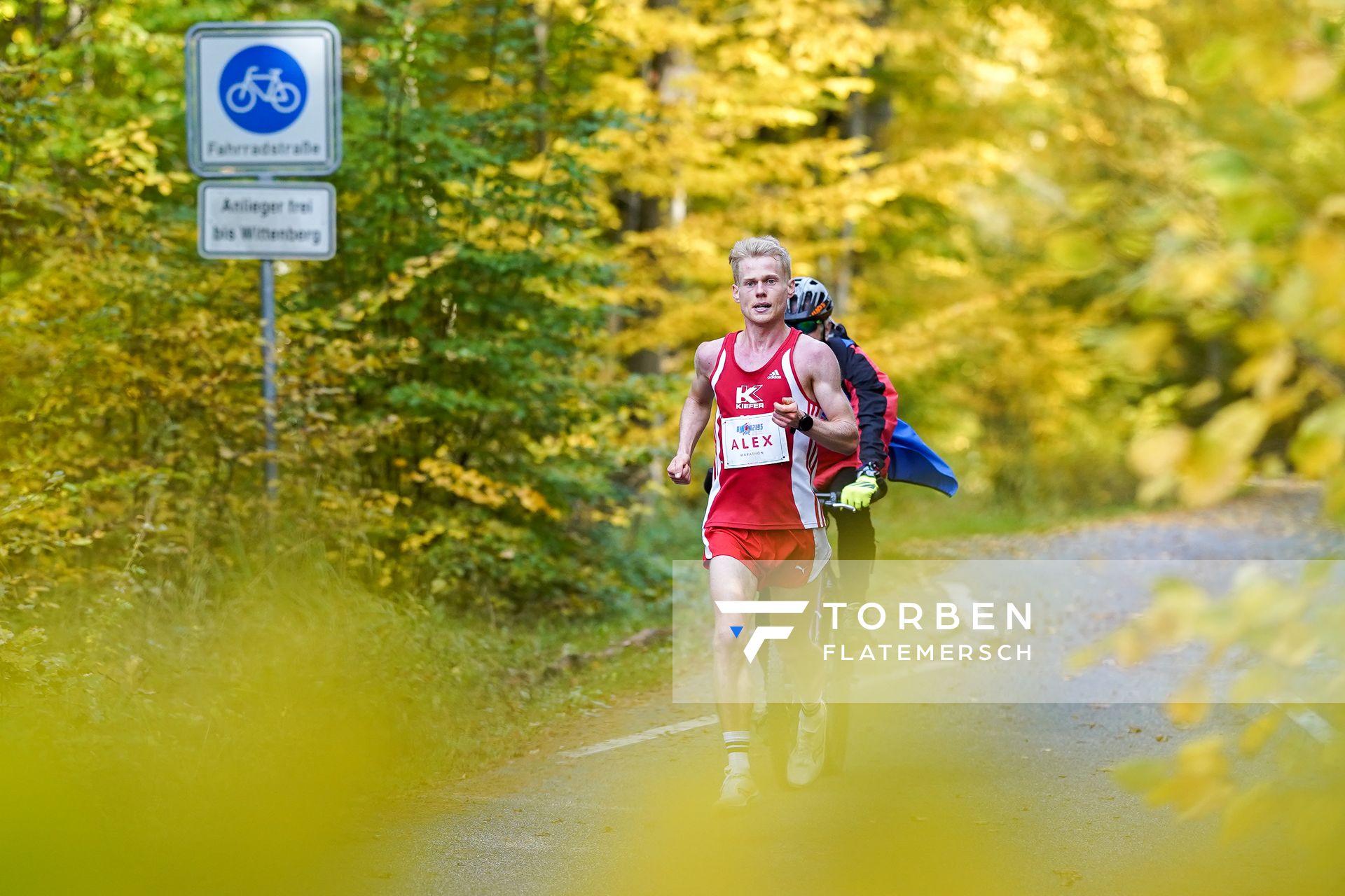 Alexander Hirschhaeuser (ASC Breidenbach) am 25.10.2020 beim BLN 42195 Halbmarathon & Marathon in Bernoewe (Stadt Oranienburg)