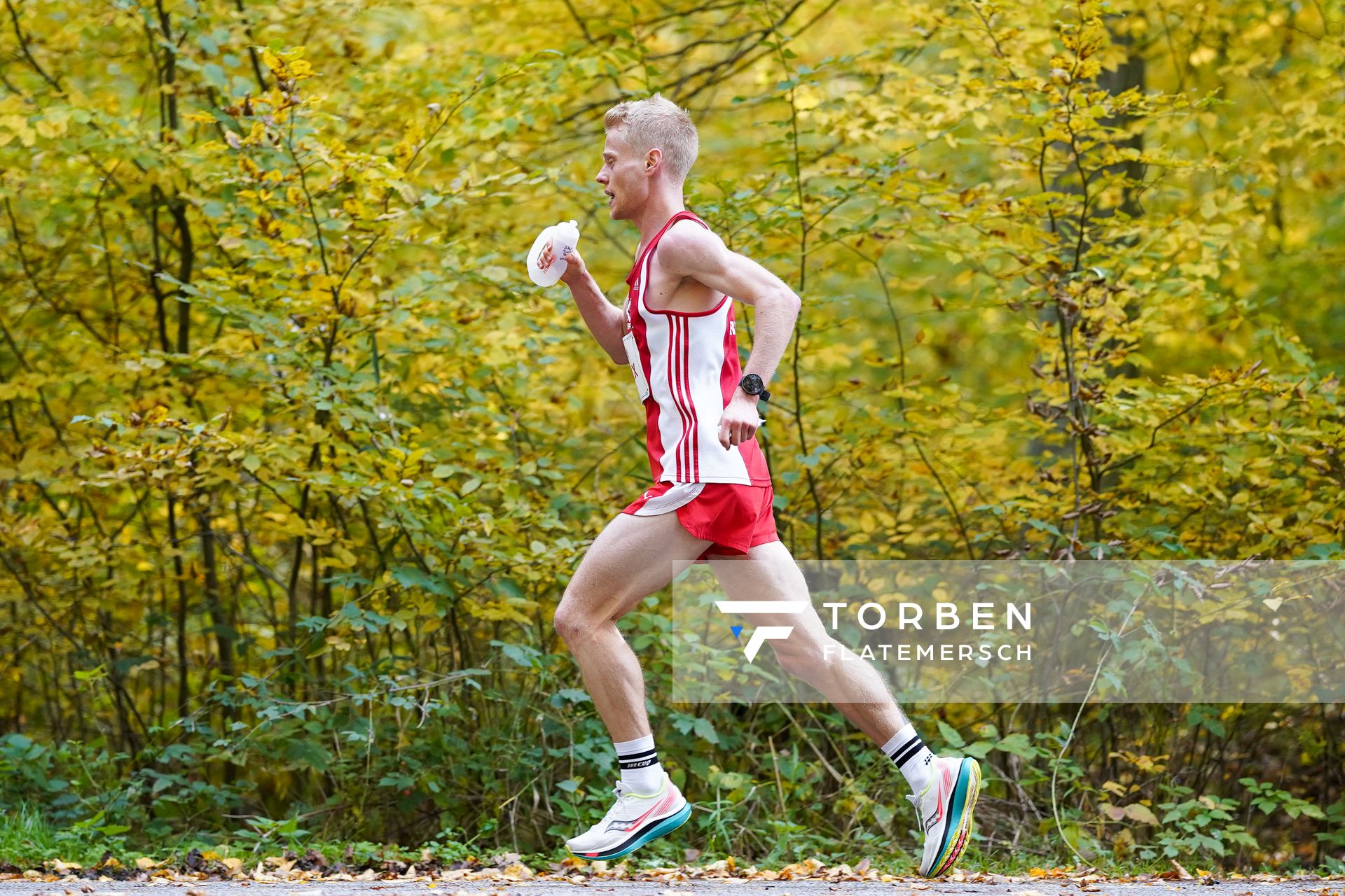 Alexander Hirschhaeuser (ASC Breidenbach) am 25.10.2020 beim BLN 42195 Halbmarathon & Marathon in Bernoewe (Stadt Oranienburg)