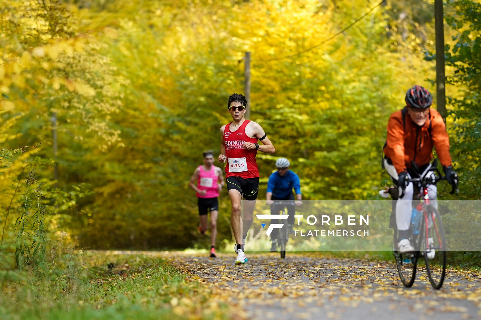 Niels Michalik (LG Nord Berlin) am 25.10.2020 beim BLN 42195 Halbmarathon & Marathon in Bernoewe (Stadt Oranienburg)