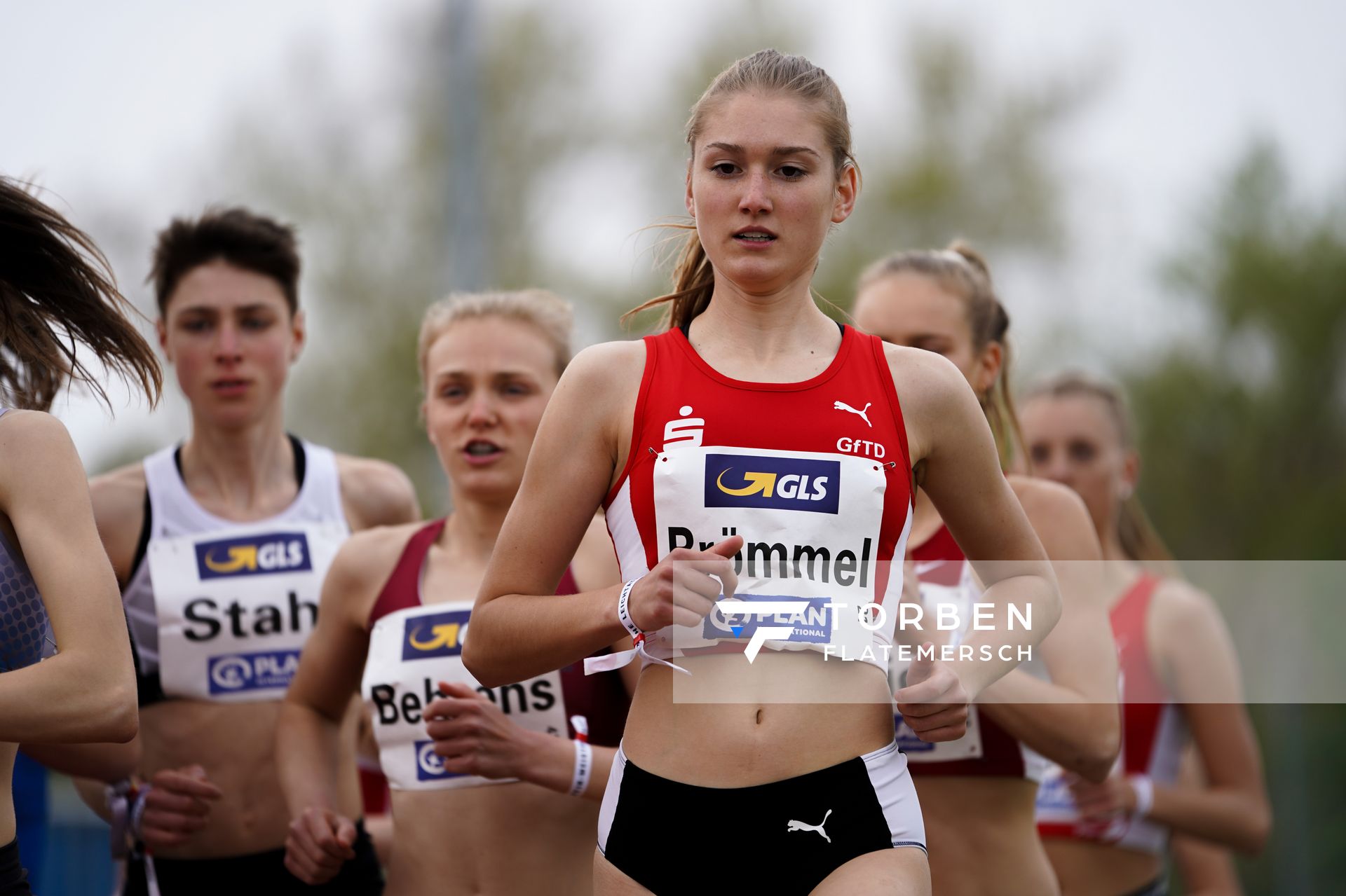 Rahel Broemmel (LG Olympia Dortmund) am 01.05.2021 waehrend der Deutschen Meisterschaften Langstrecke im Otto-Schott-Sportzentrum in Mainz