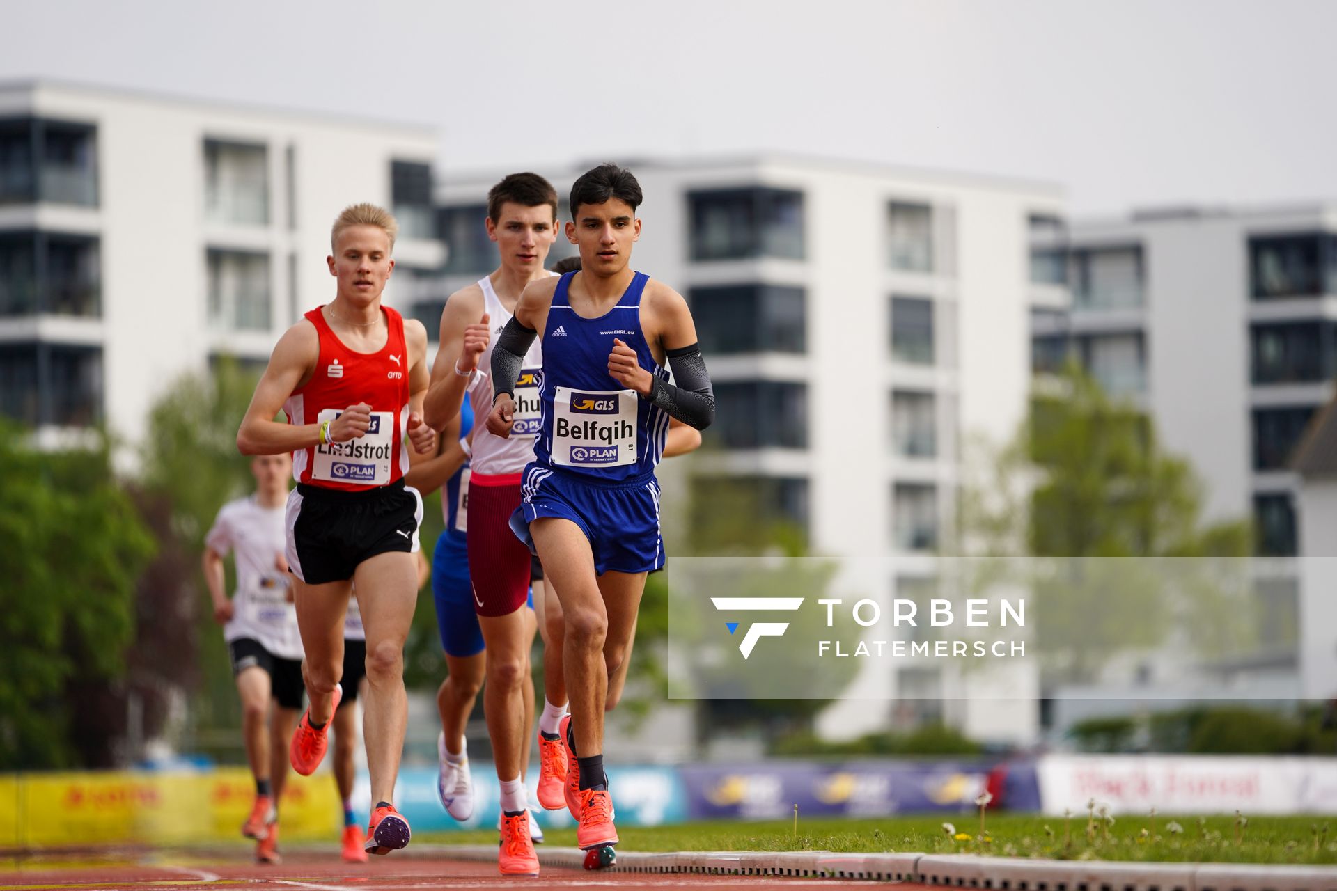 Anas Belfqih (TV Waldstrasse Wiesbaden) am 01.05.2021 waehrend der Deutschen Meisterschaften Langstrecke im Otto-Schott-Sportzentrum in Mainz