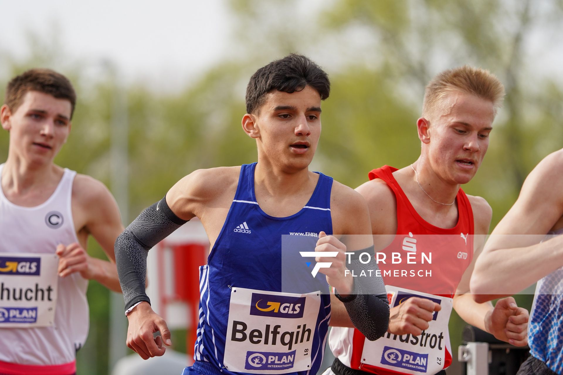 Anas Belfqih (TV Waldstrasse Wiesbaden) am 01.05.2021 waehrend der Deutschen Meisterschaften Langstrecke im Otto-Schott-Sportzentrum in Mainz