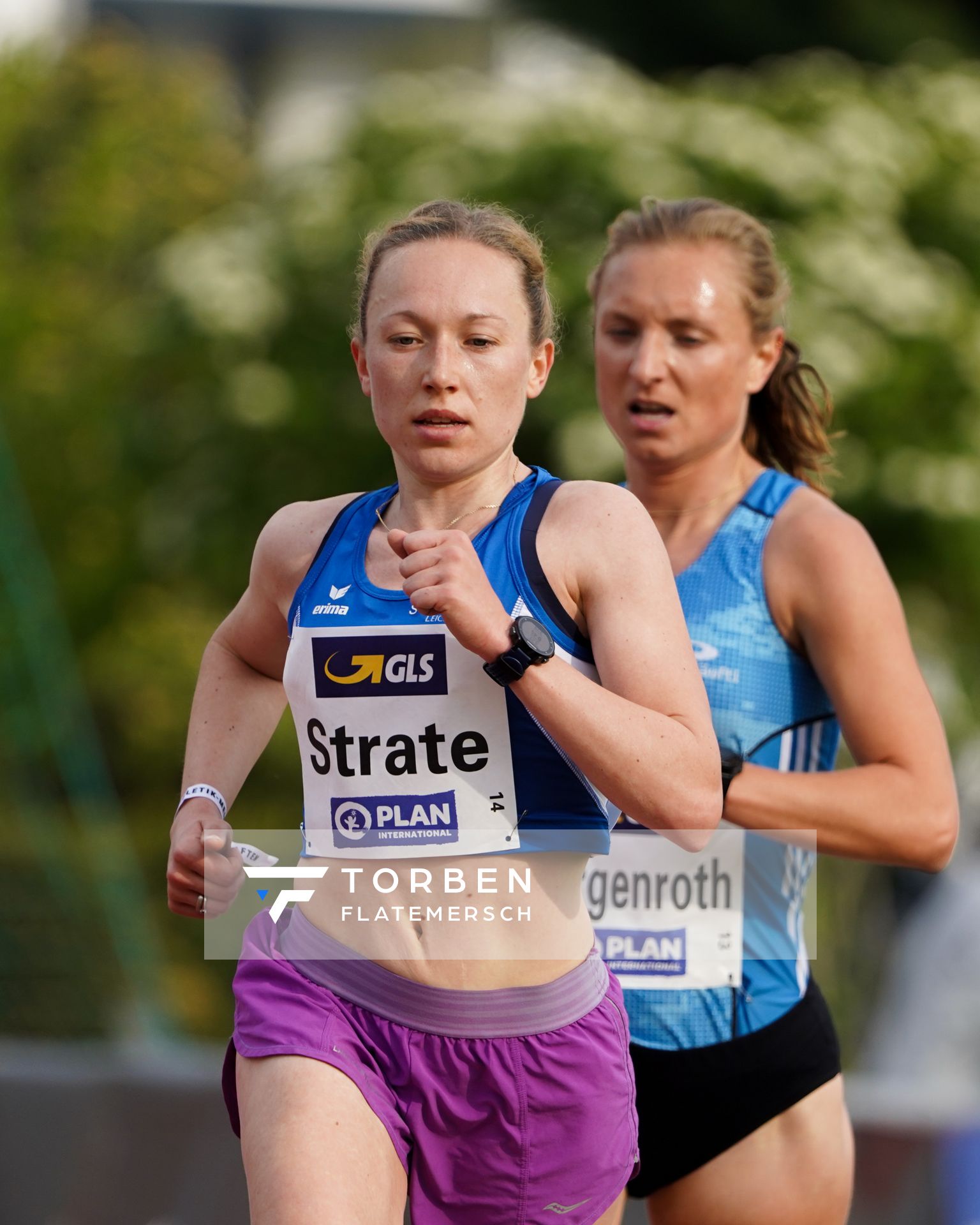 Stephanie Strate (SV Brackwede) am 01.05.2021 waehrend der Deutschen Meisterschaften Langstrecke im Otto-Schott-Sportzentrum in Mainz