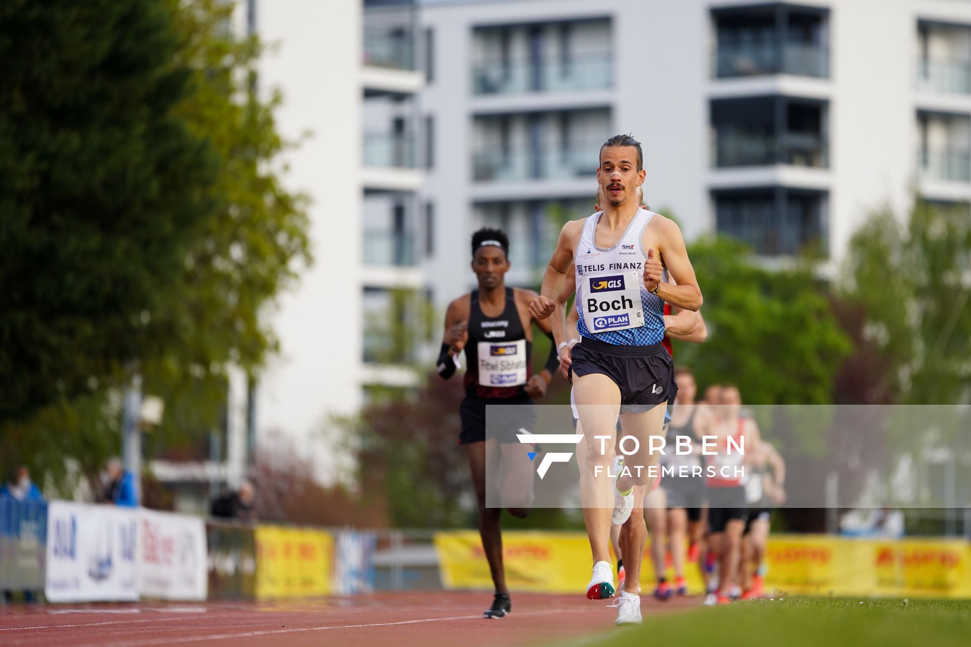 Simon Boch (LG TELIS FINANZ Regensburg) am 01.05.2021 waehrend der Deutschen Meisterschaften Langstrecke im Otto-Schott-Sportzentrum in Mainz
