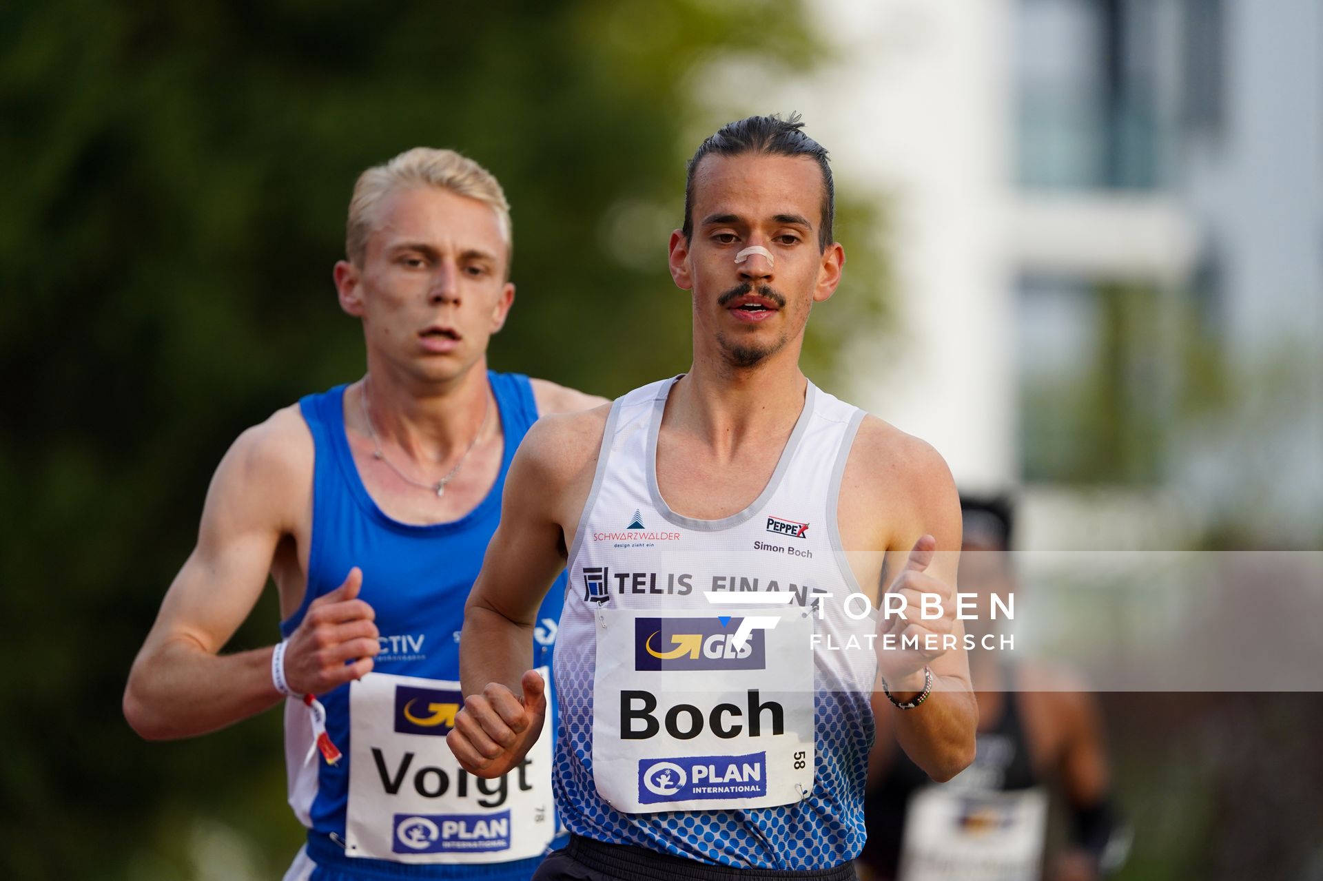 Simon Boch (LG TELIS FINANZ Regensburg) am 01.05.2021 waehrend der Deutschen Meisterschaften Langstrecke im Otto-Schott-Sportzentrum in Mainz