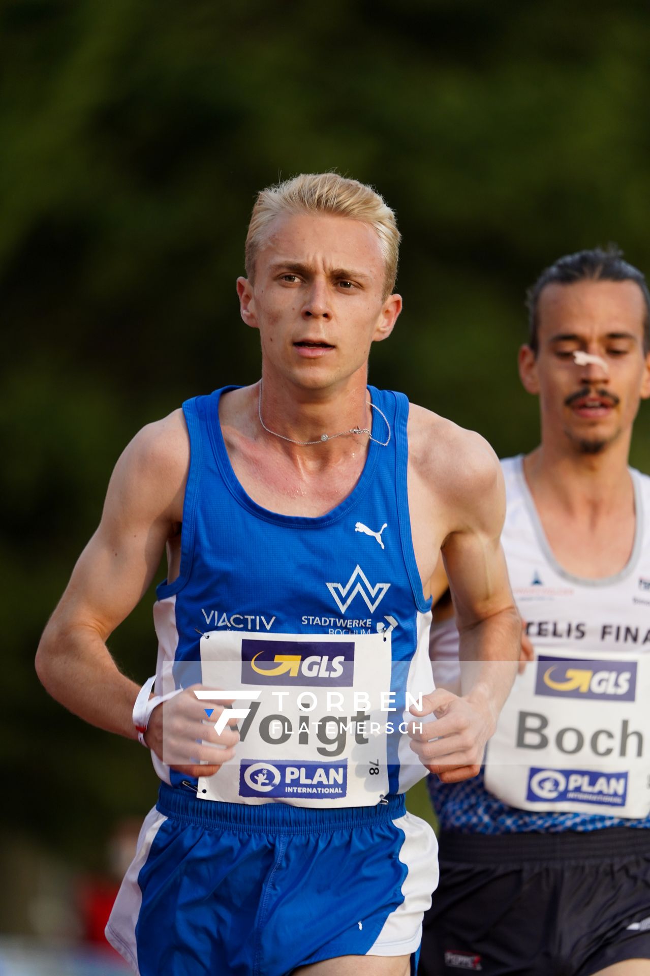 Nils Voigt (TV Wattenscheid 01) am 01.05.2021 waehrend der Deutschen Meisterschaften Langstrecke im Otto-Schott-Sportzentrum in Mainz