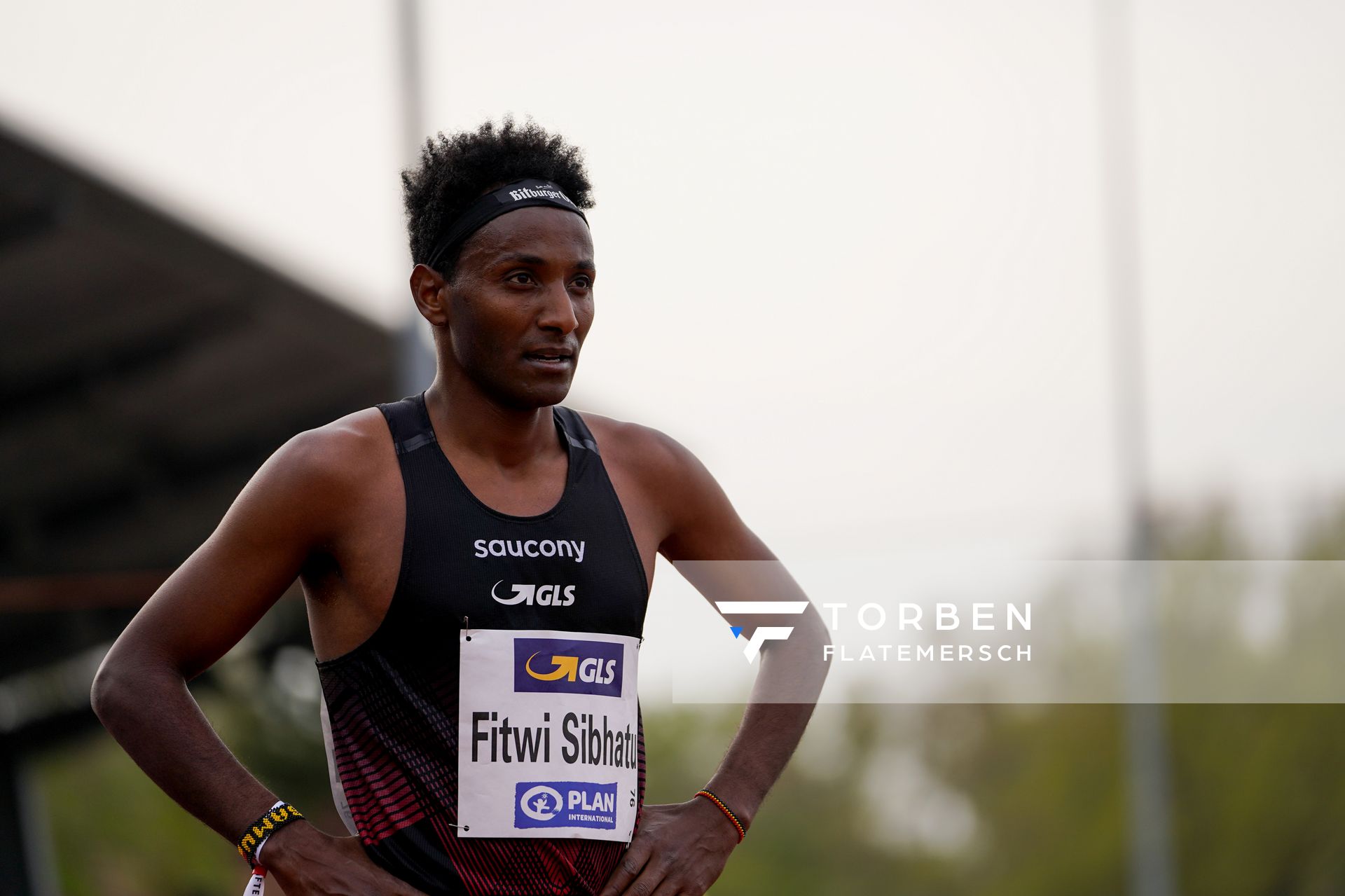 Samuel Fitwi Sibhatu (LG Vulkaneifel) am 01.05.2021 waehrend der Deutschen Meisterschaften Langstrecke im Otto-Schott-Sportzentrum in Mainz