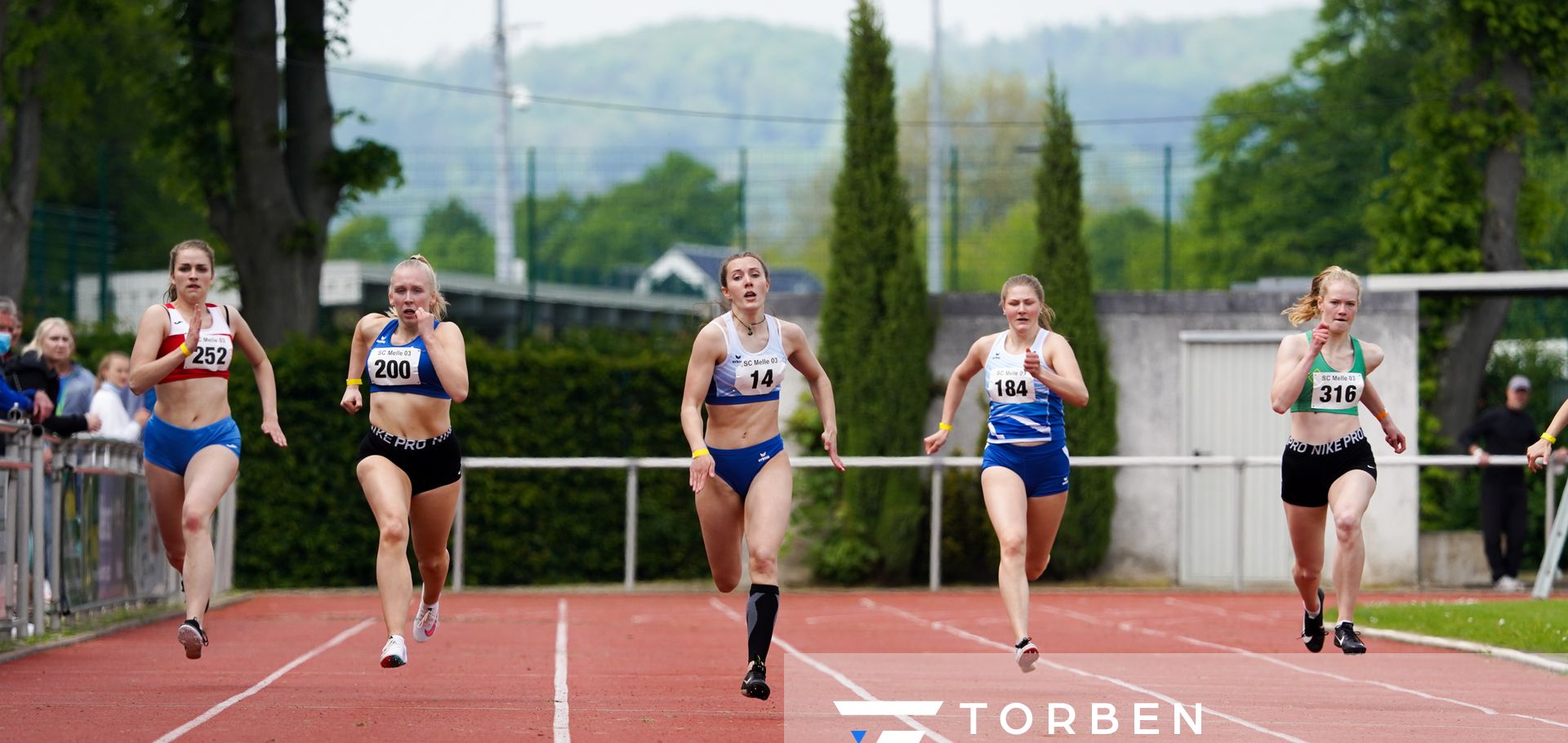 Imke Leigers (SV Union Meppen), Hanna Riemann (OTB Osnabrueck), Almut Schwarzkopf (BTB Oldenburg), Hanna Hagevik-Bakke (OTB Osnabrueck) und Mia Hinz (TuS Bothfeld) ueber 200m am 29.05.2021 waehrend des Frank Ruediger Sportfestes auf dem Carl-Starcke-Platz in Melle