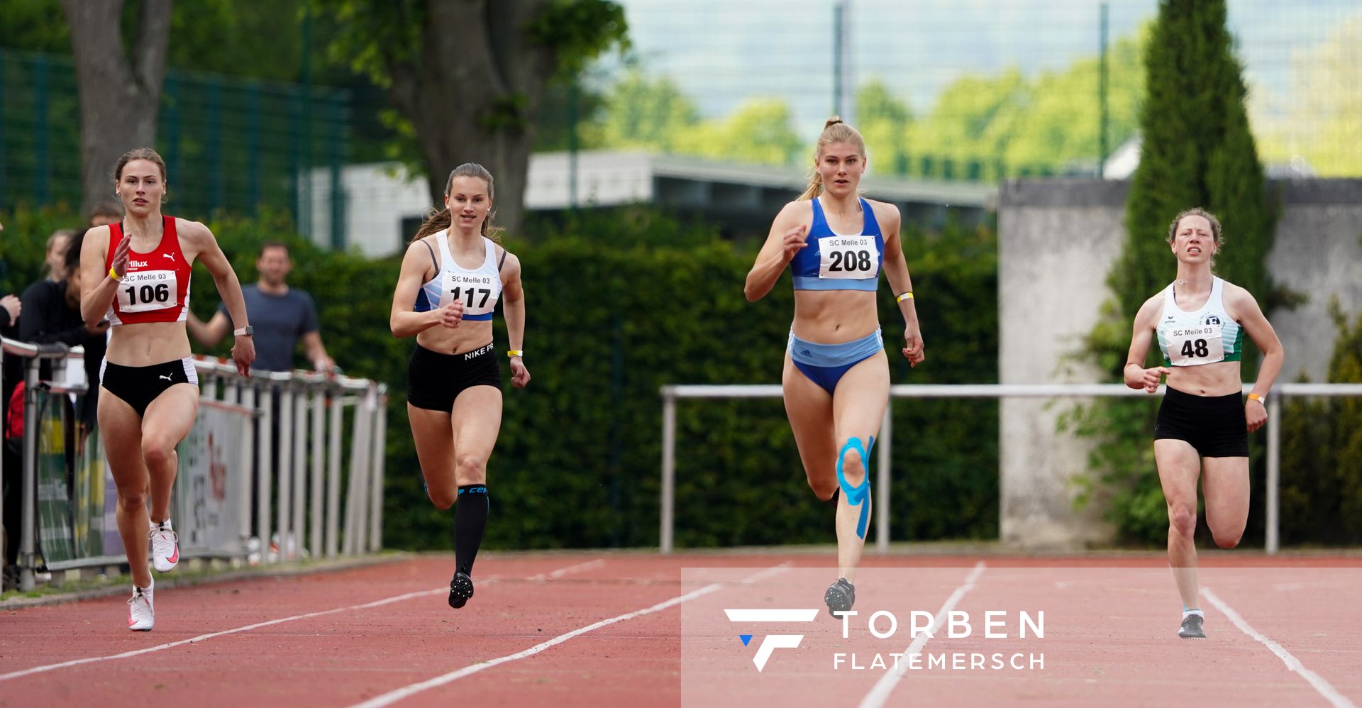 Fiona Wildemann (LG Brillux Muenster), Lea Kimpel (LG Lueneburg), Lara Siemer (Rukeli Trollmann e. V.) und Emilie Philipps (Eintracht Hildesheim) am 29.05.2021 waehrend des Frank Ruediger Sportfestes auf dem Carl-Starcke-Platz in Melle