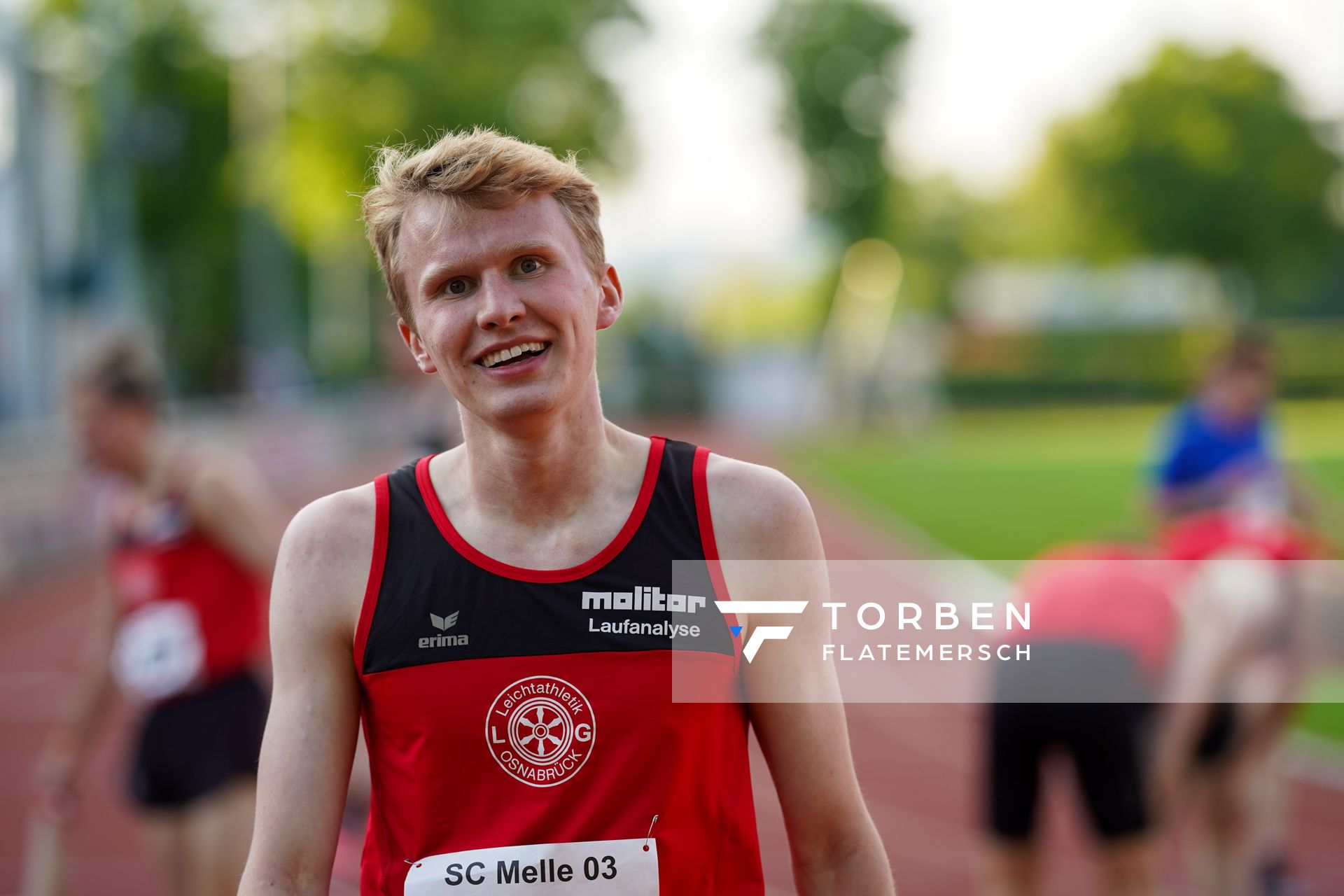 Linus Vennemann (LG Osnabrueck) im Ziel am 29.05.2021 waehrend des Frank Ruediger Sportfestes auf dem Carl-Starcke-Platz in Melle