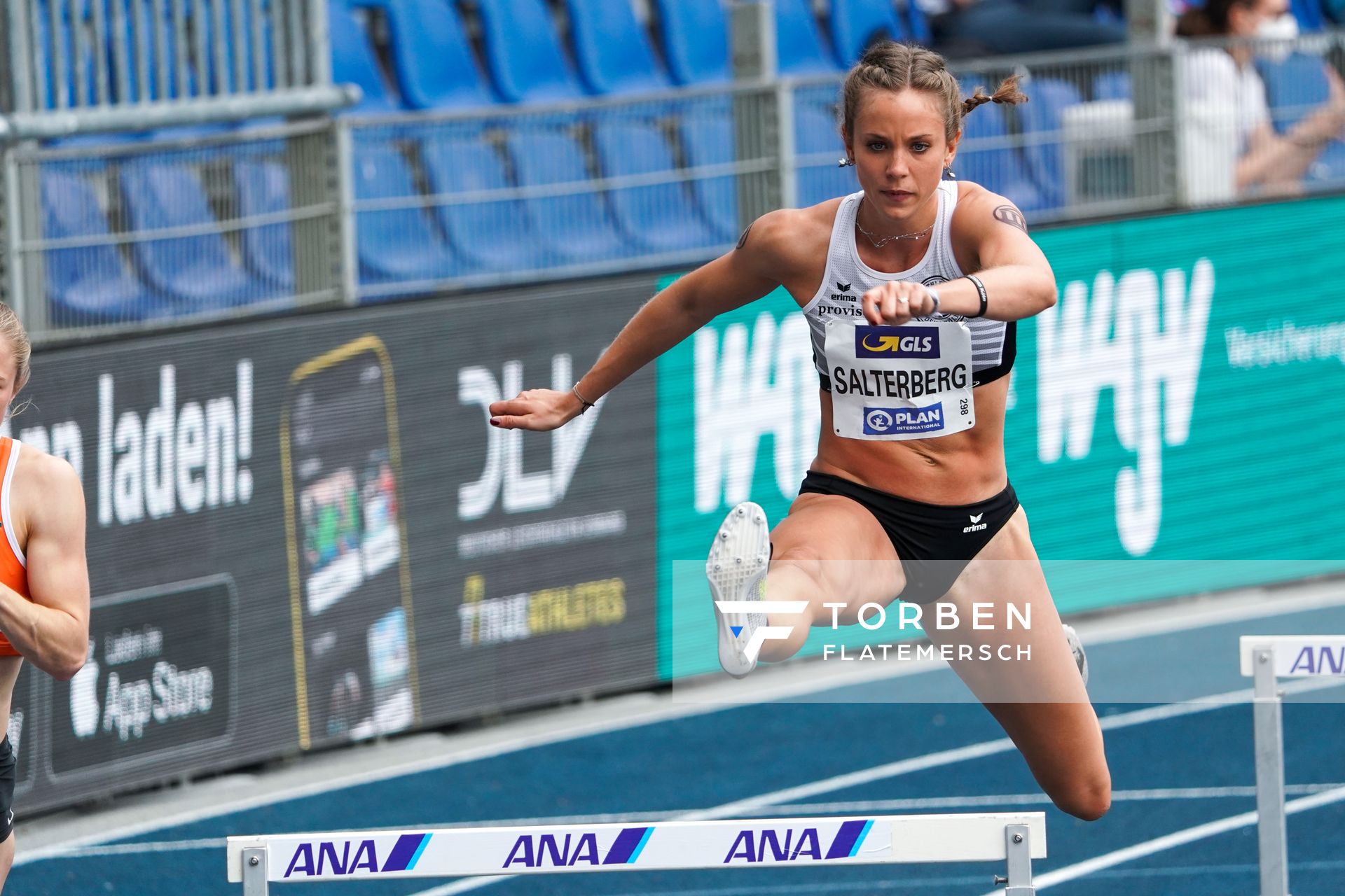 Christine Salterberg (LT DSHS Koeln) im 400m Huerden Vorlauf am 05.06.2021 waehrend den deutschen Leichtathletik-Meisterschaften 2021 im Eintracht-Stadion in Braunschweig