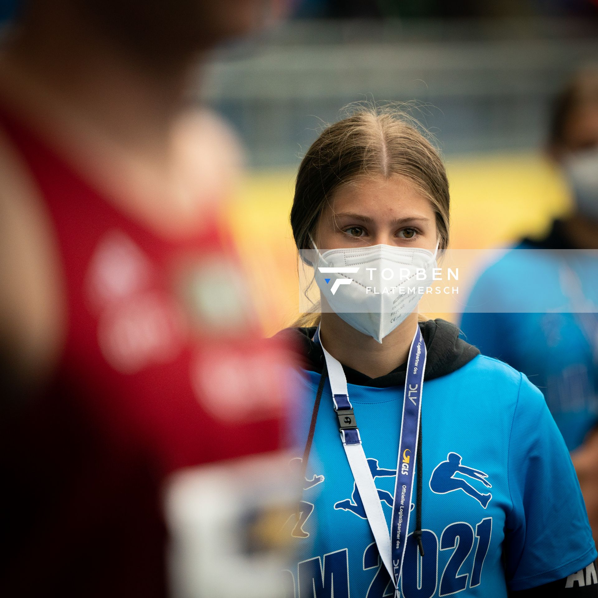 Volunteer am 06.06.2021 waehrend den deutschen Leichtathletik-Meisterschaften 2021 im Eintracht-Stadion in Braunschweig