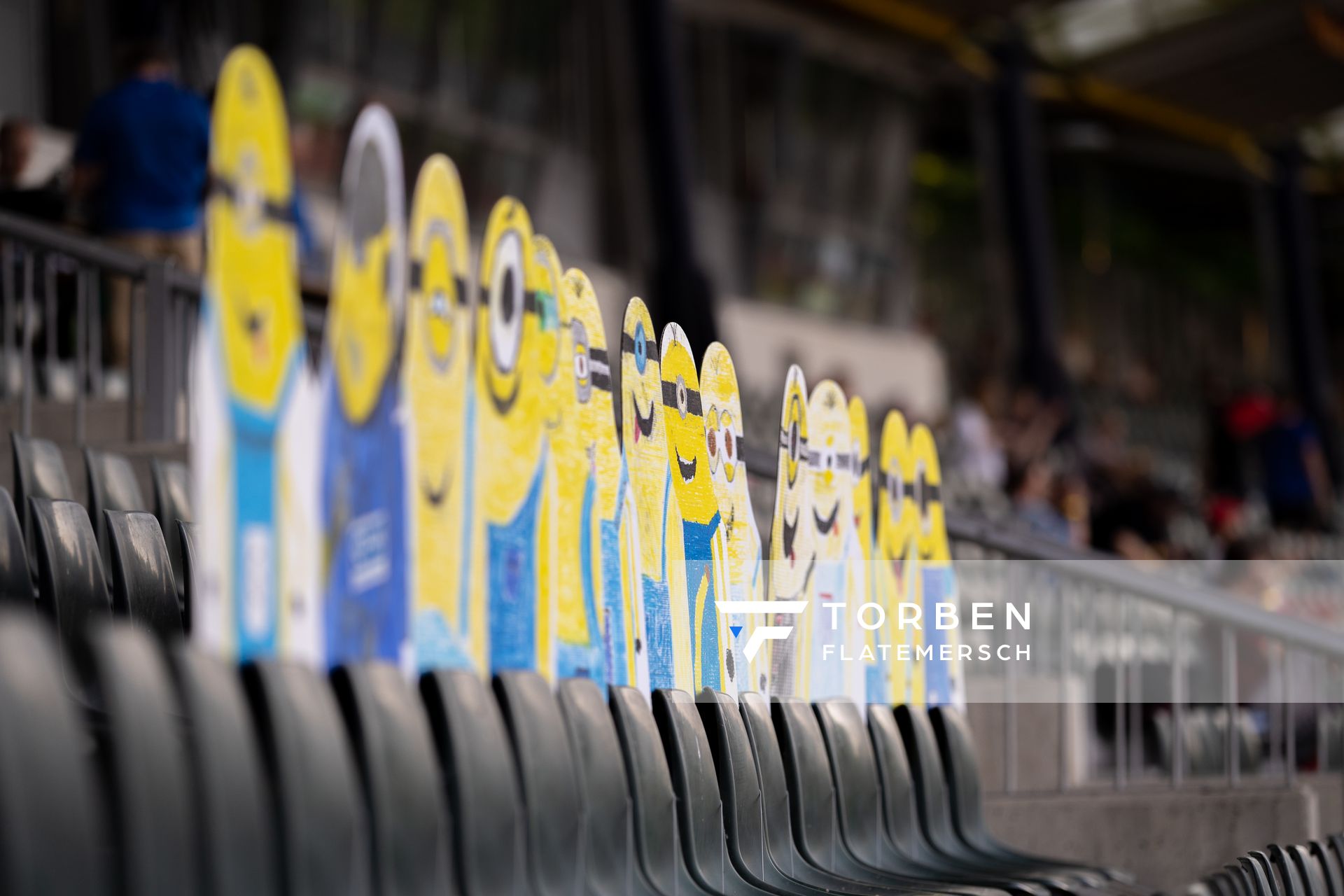 Pappfiguren im Publikum am 18.06.2021 waehrend den NLV + BLV Landesmeisterschaften im Jahnstadion in Göttingen