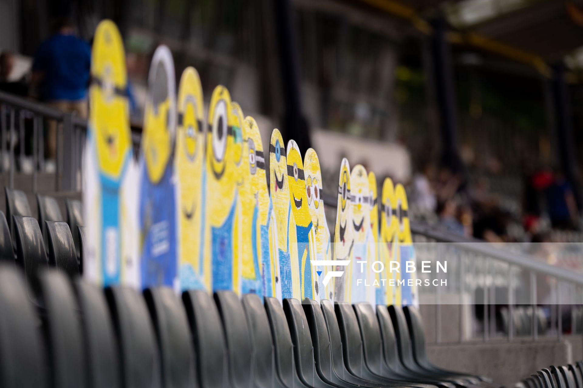 Pappfiguren im Publikum am 18.06.2021 waehrend den NLV + BLV Landesmeisterschaften im Jahnstadion in Göttingen