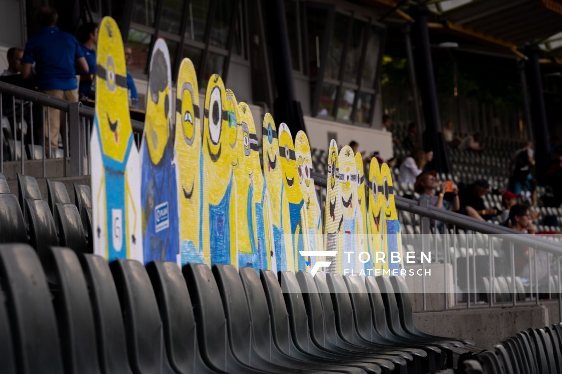 Pappfiguren im Publikum am 18.06.2021 waehrend den NLV + BLV Landesmeisterschaften im Jahnstadion in Göttingen